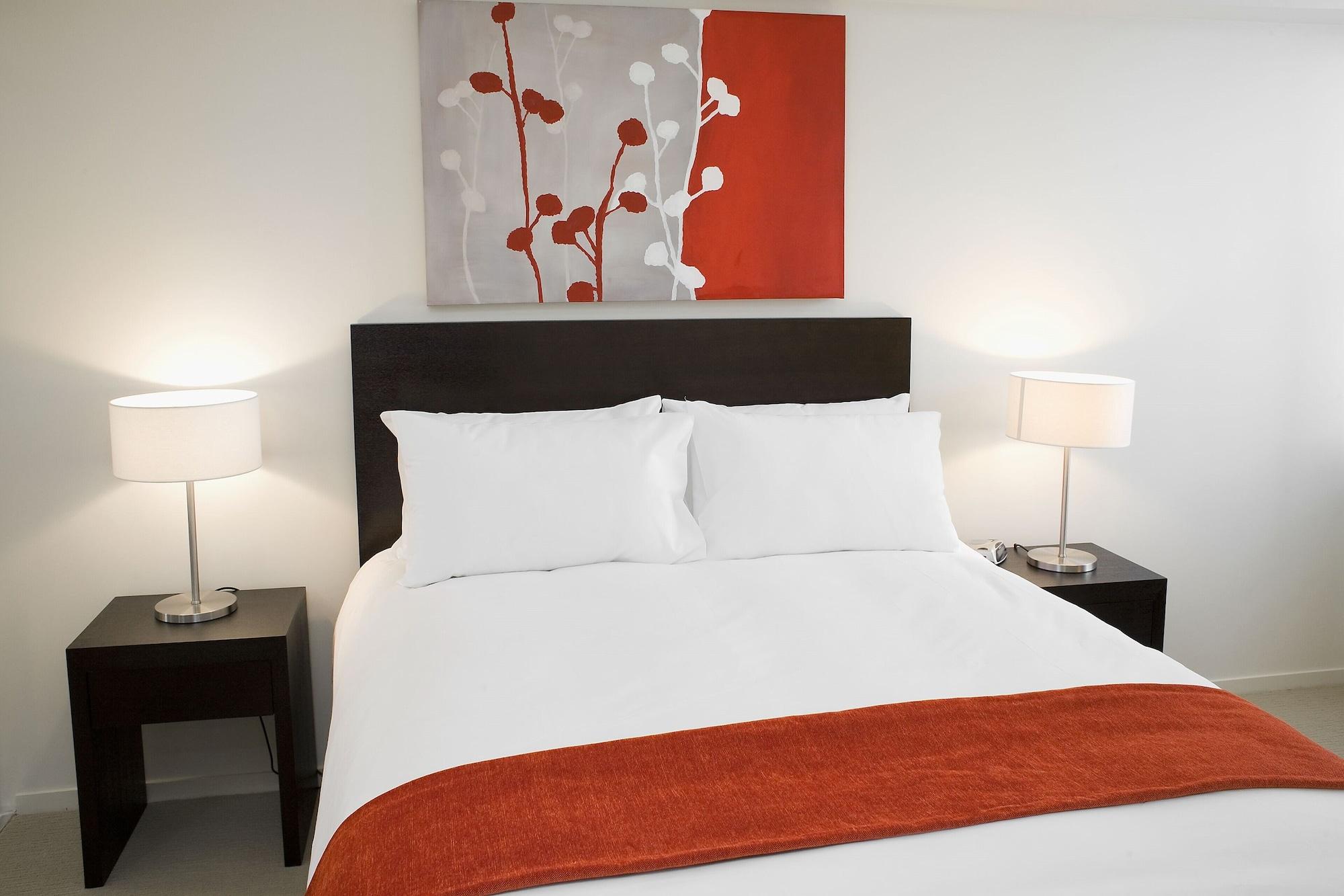 Aparthotel Plaza Official
