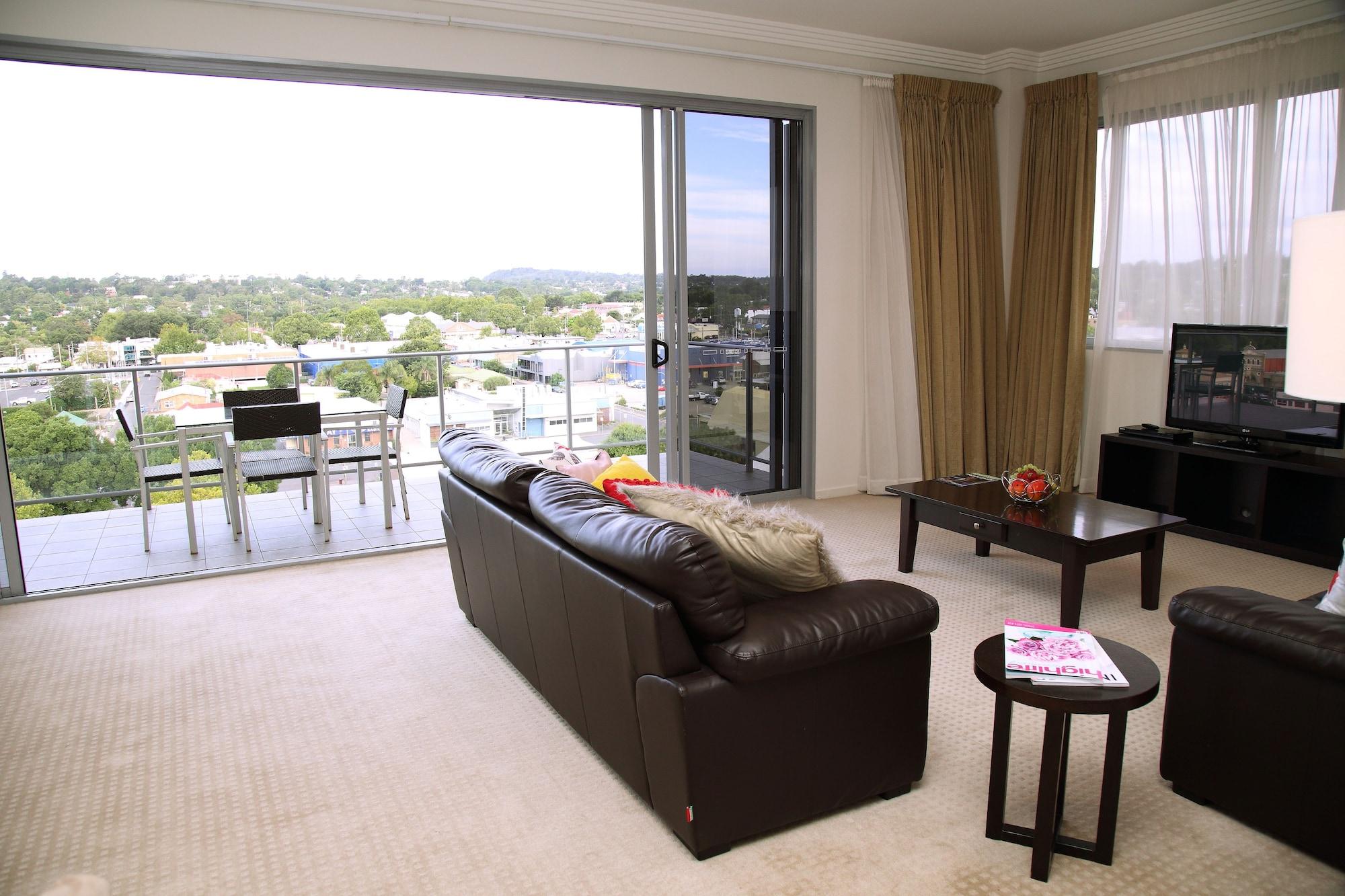 Aparthotel Plaza Official 4*