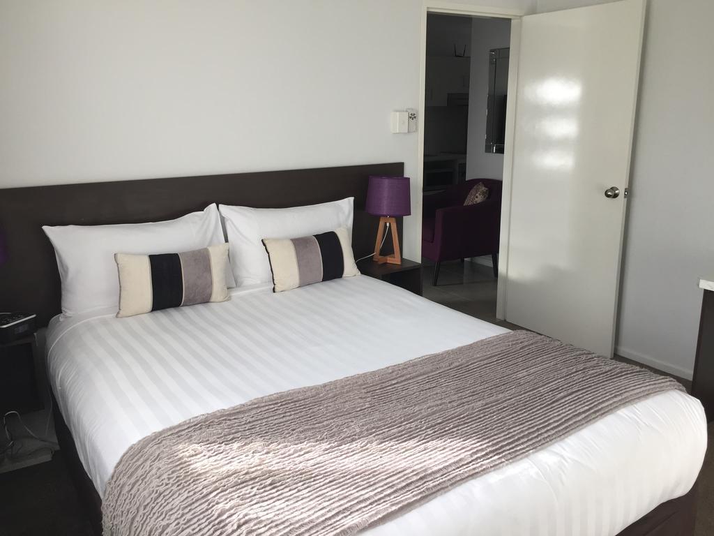 Apartment 725 Ruthven 4*