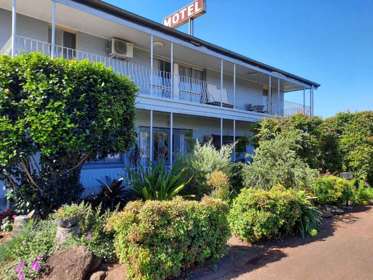 Flying Spur Motel 2*