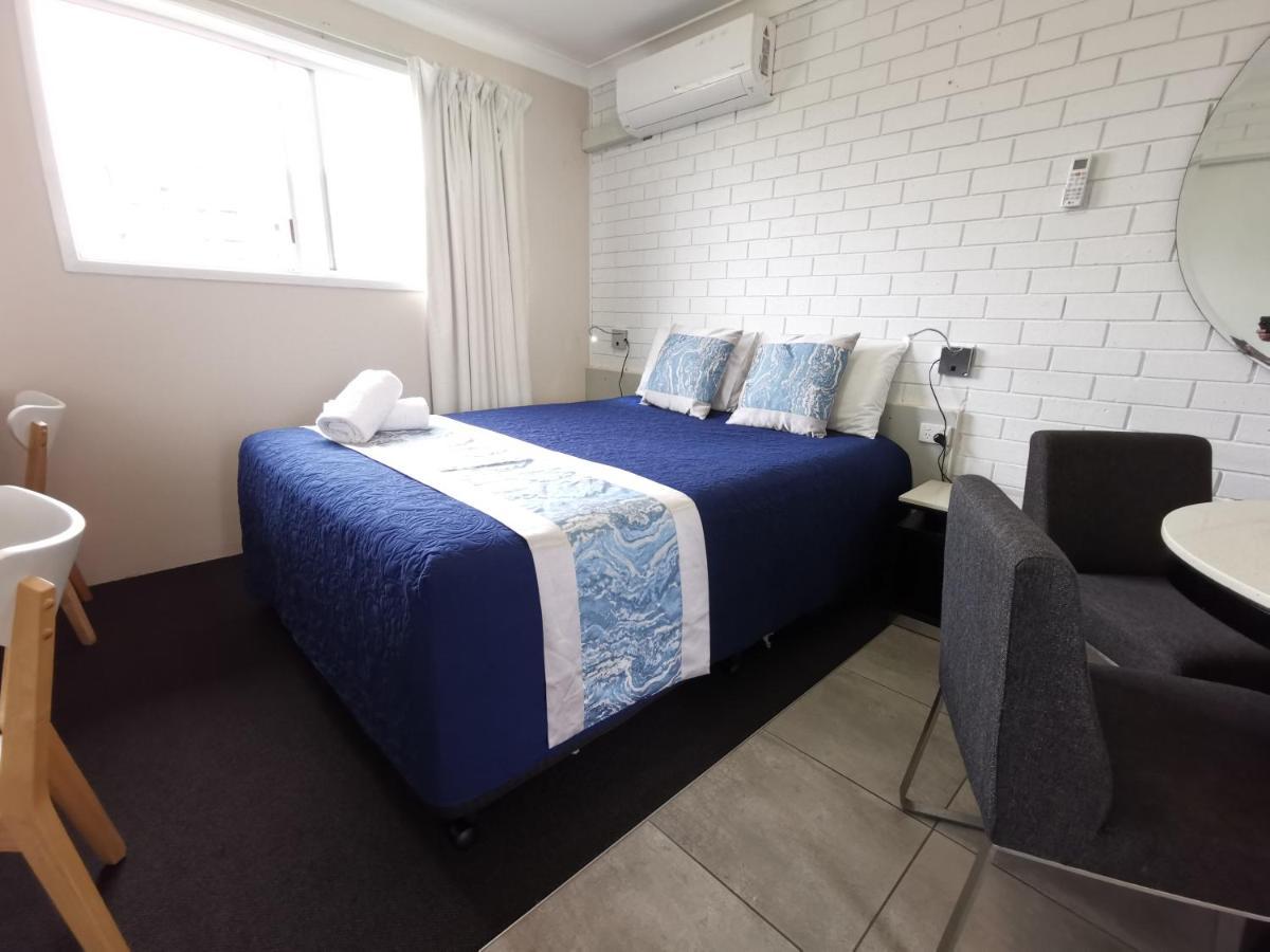 Leichhardt Motor 3*