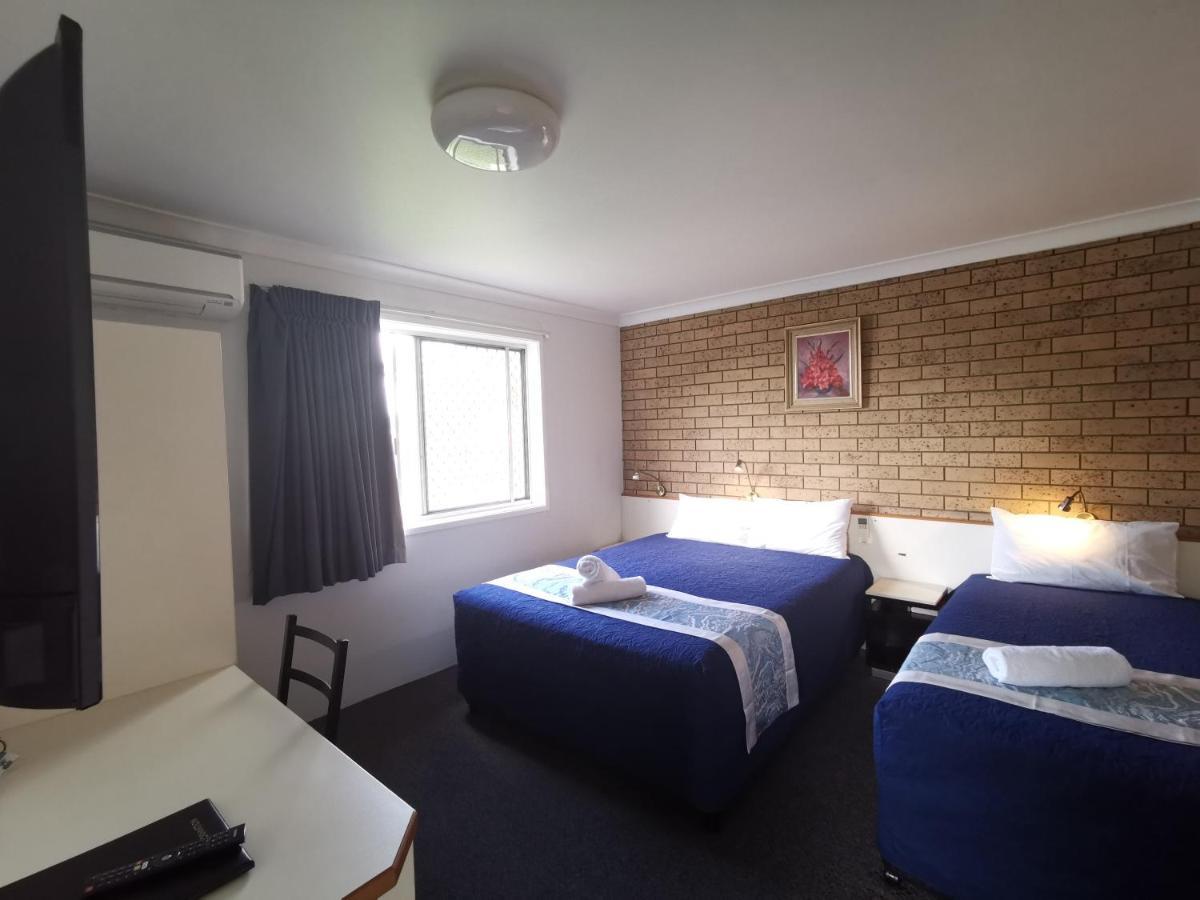 Leichhardt Motor 3*