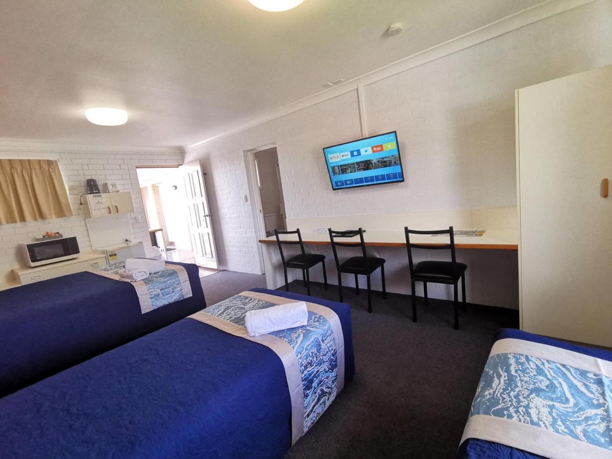 Leichhardt Motor 3*
