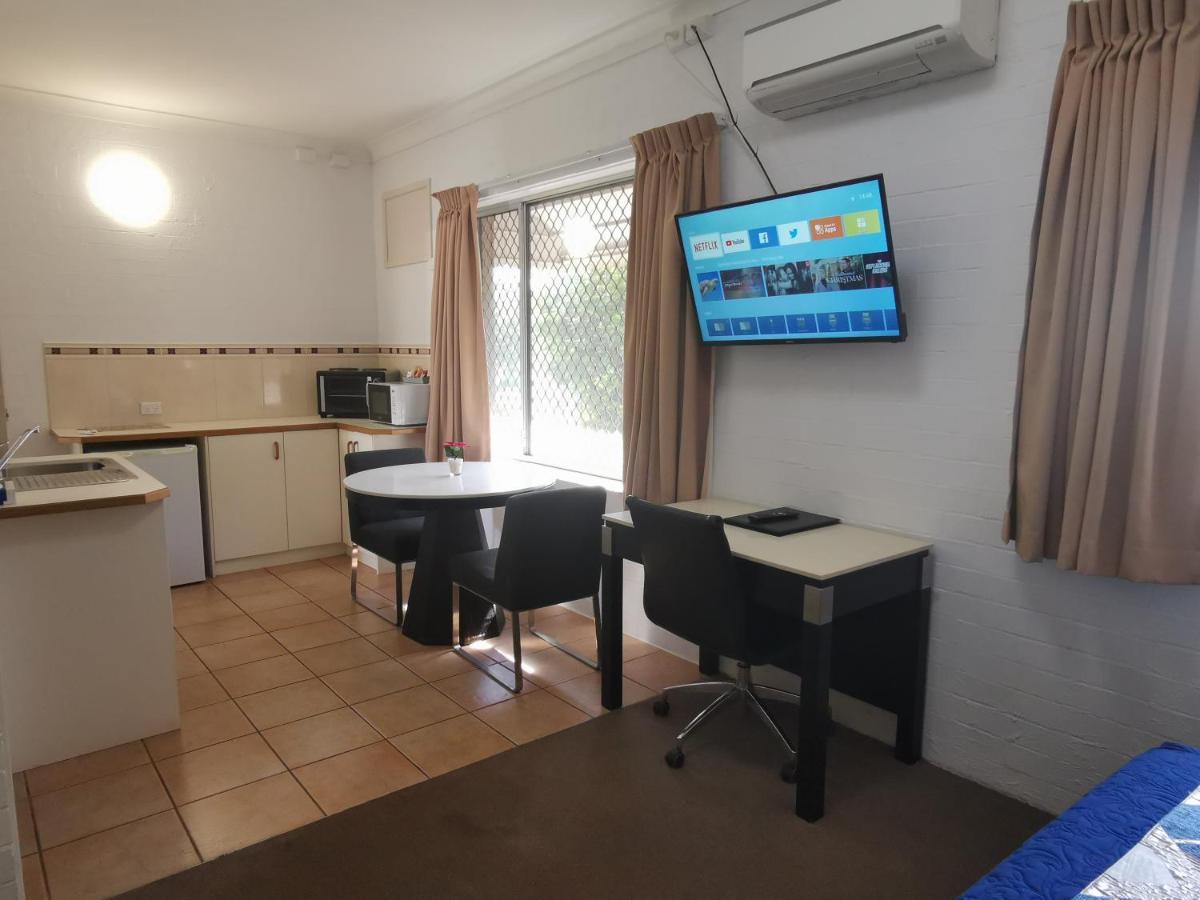 Leichhardt Motor 3*