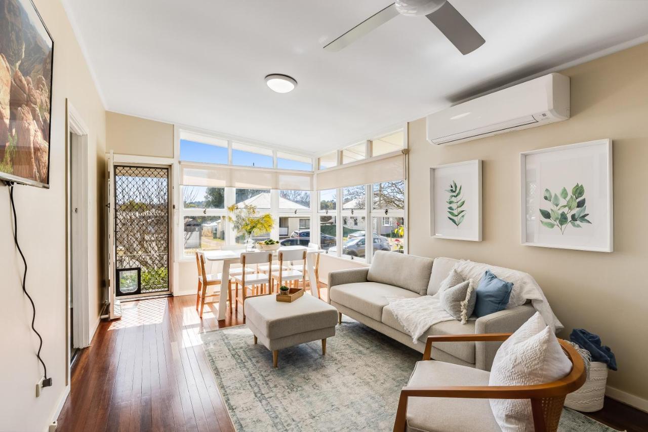 Holiday home Light & Bright! 3 Bedroom Cottage, East Toowoomba!