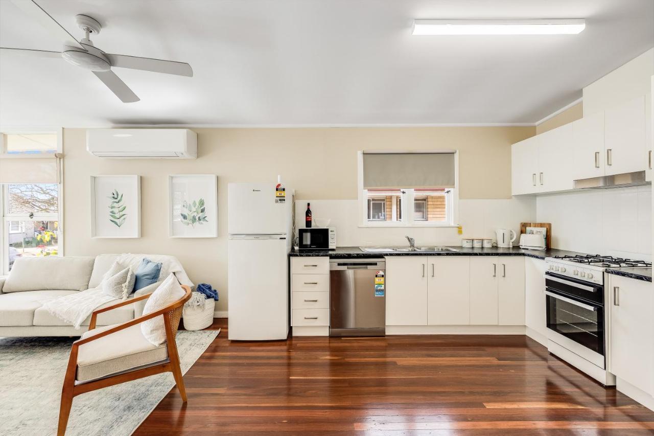 Light & Bright! 3 Bedroom Cottage, East Toowoomba! *