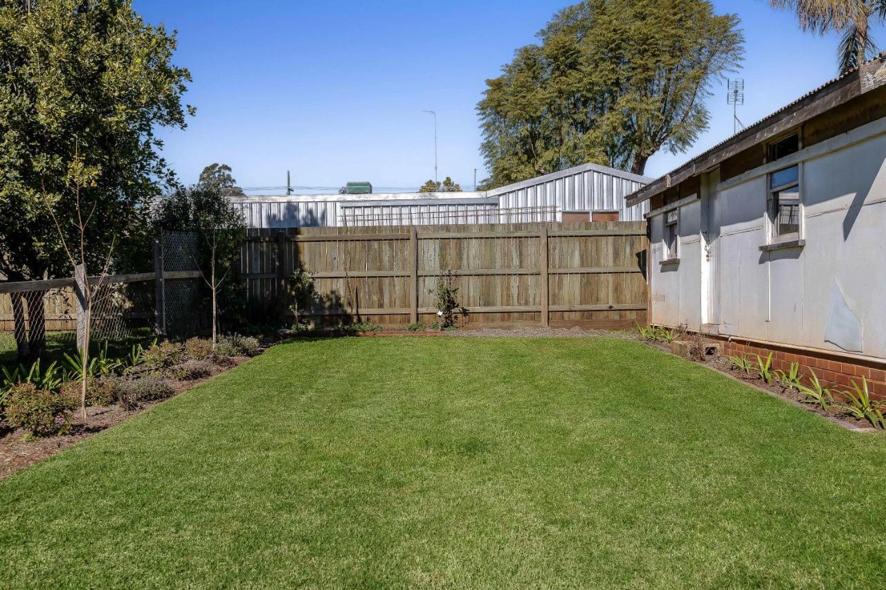 Cheerful, Cosy - Near Rose Garden! Holiday home Toowoomba