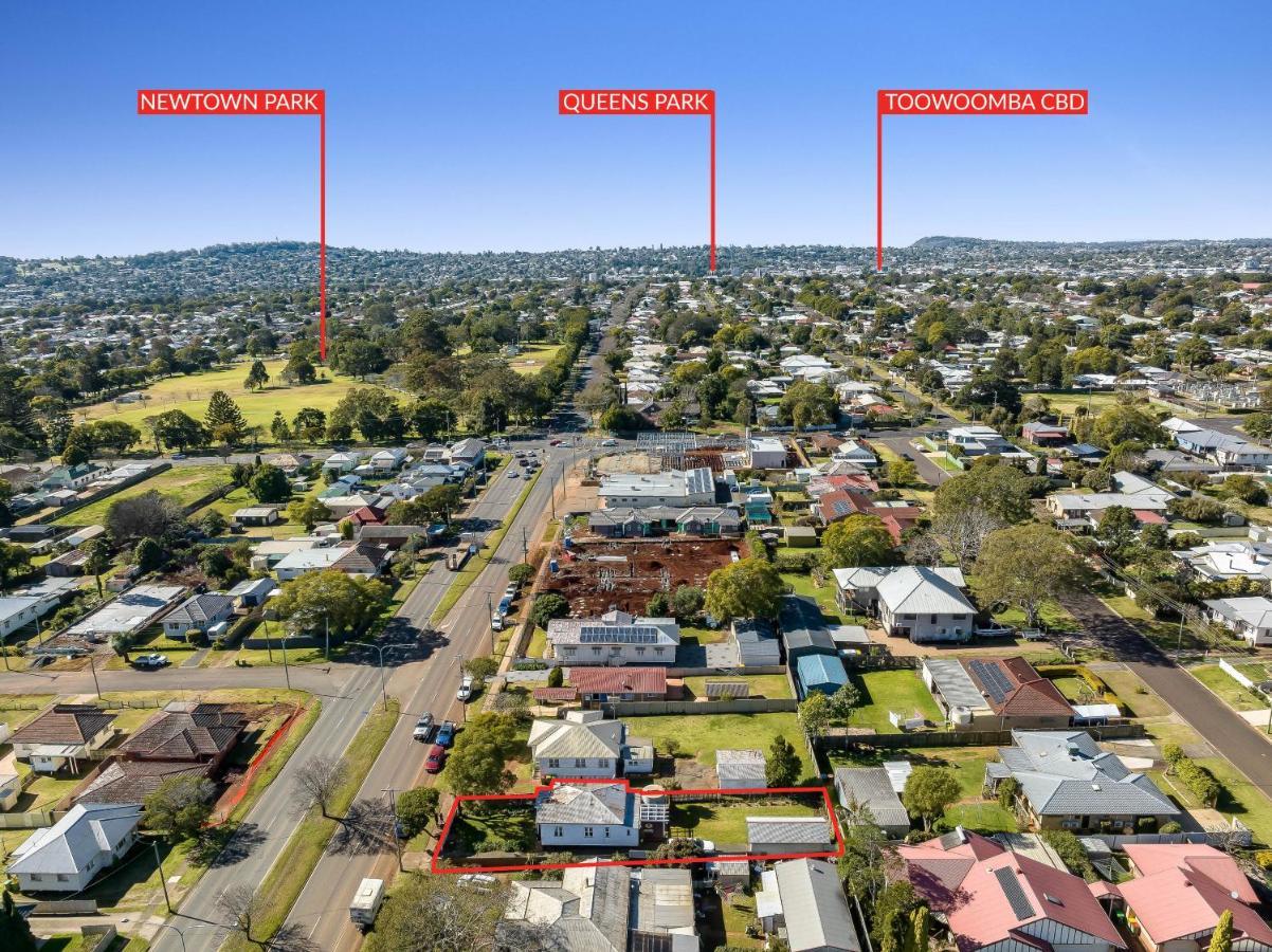 Cheerful, Cosy - Near Rose Garden! Holiday home Toowoomba