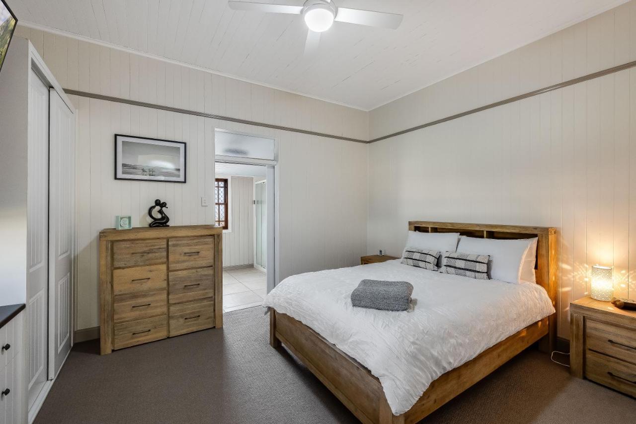 Holiday home Elegant, Stunning & Central! East Side Gem! *