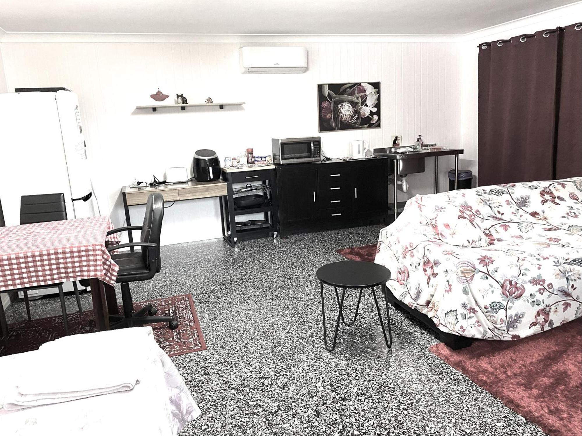 Red - Large Mostly Self-contained Studio *