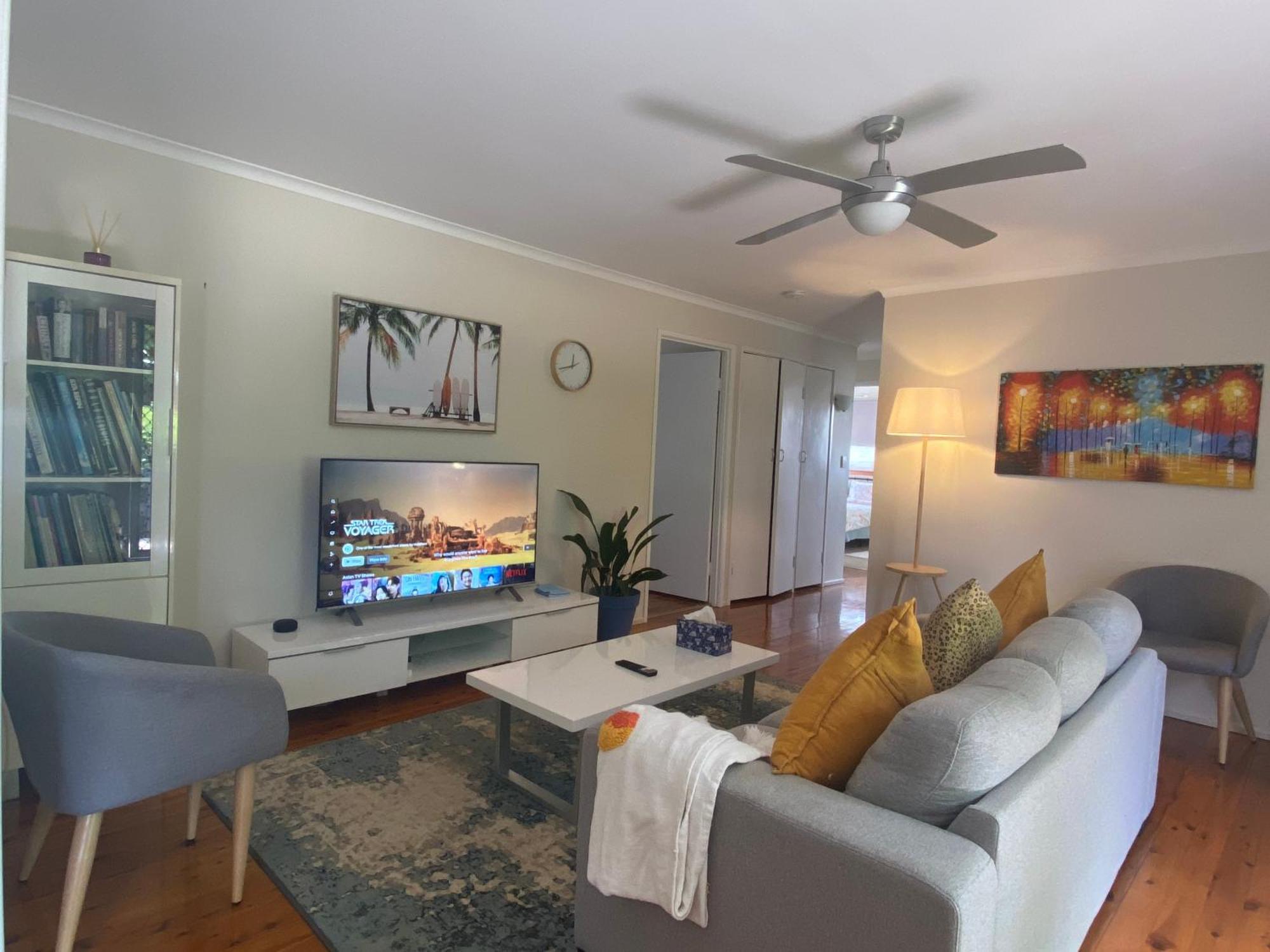 Holiday home Spacious 4-bedroom House In A Shared