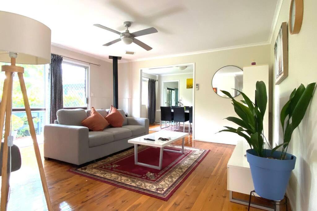 Holiday home Spacious 4-bedroom House In A Shared