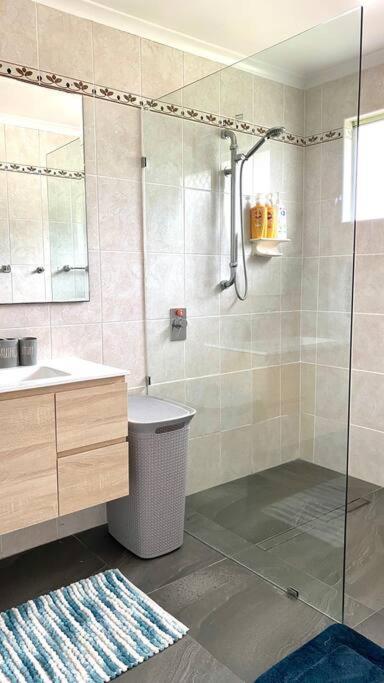 Spacious 4-bedroom House In A Shared Holiday home