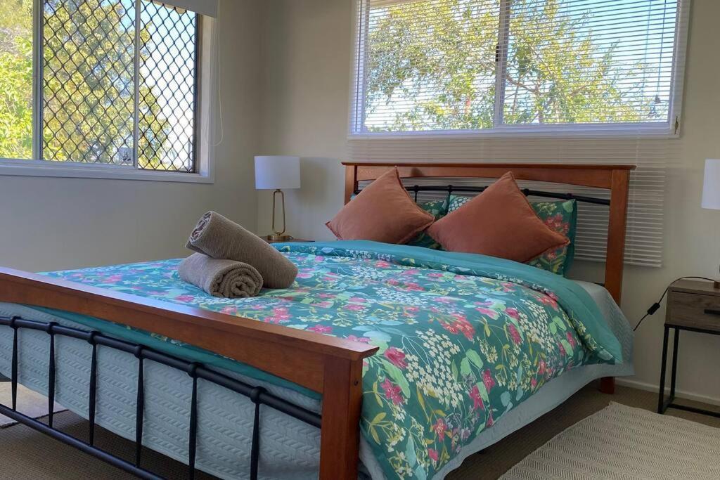 Holiday home Spacious 4-bedroom House In A Shared