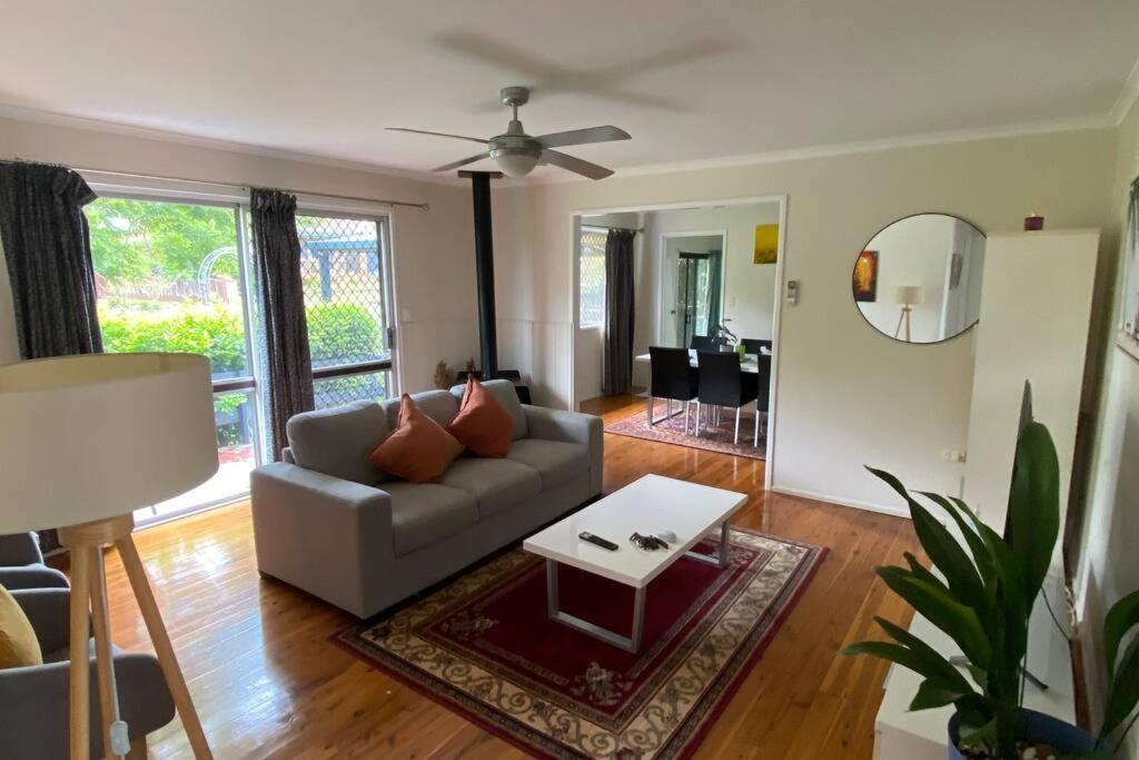 Spacious 4-bedroom House In A Shared *