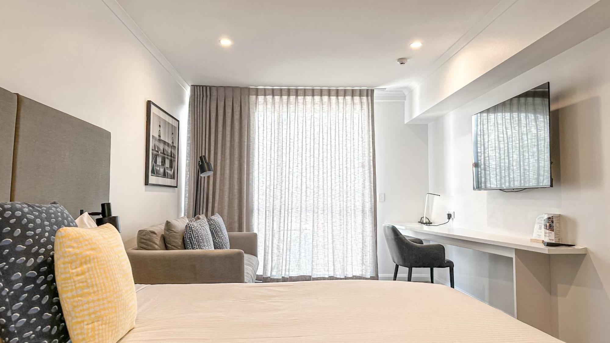 Hotel Oaks 4*