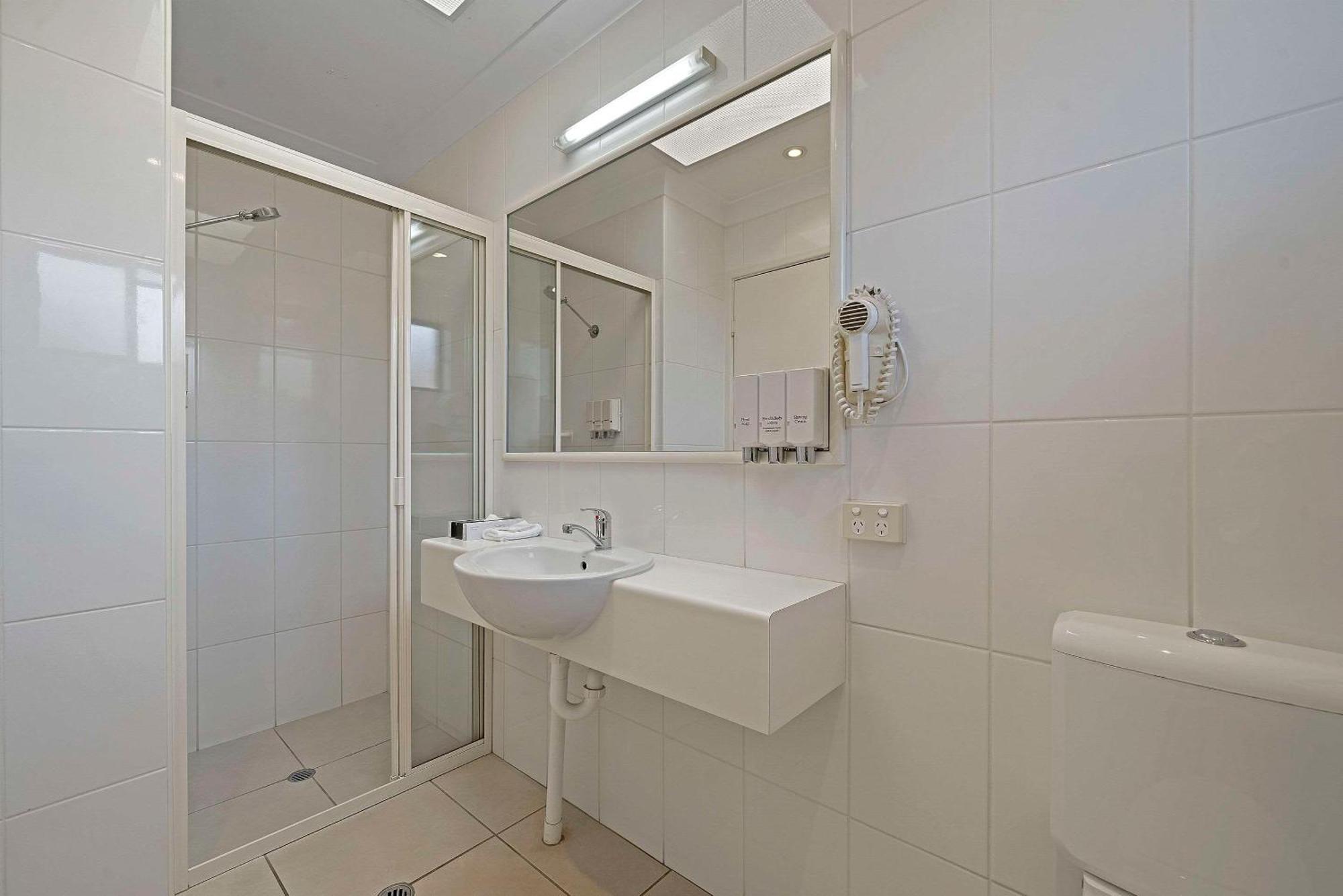 Comfort Glenfield Hotel 4*