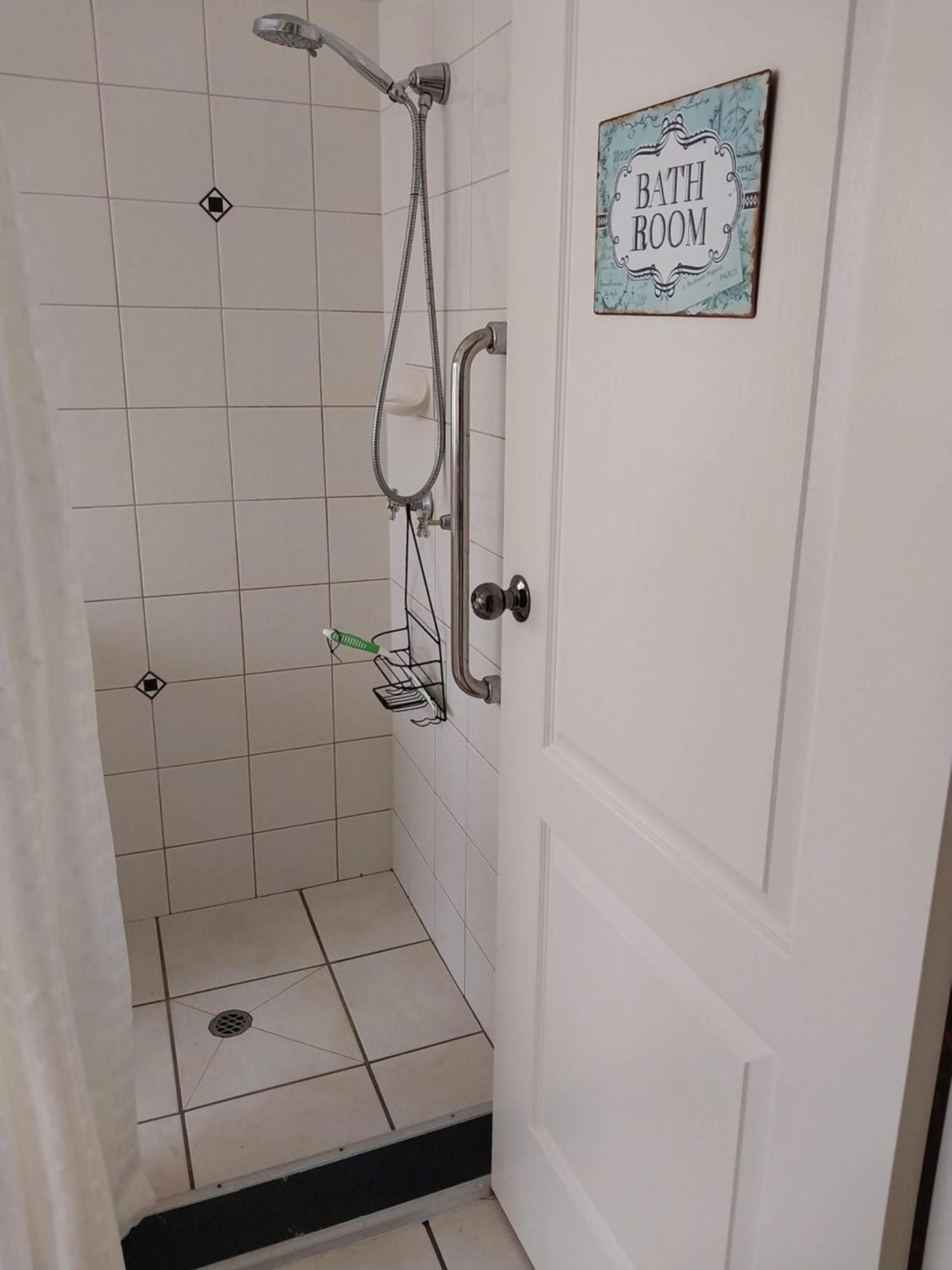 Guest house Red Female Only Budget With Bedroom Private Kitchenette