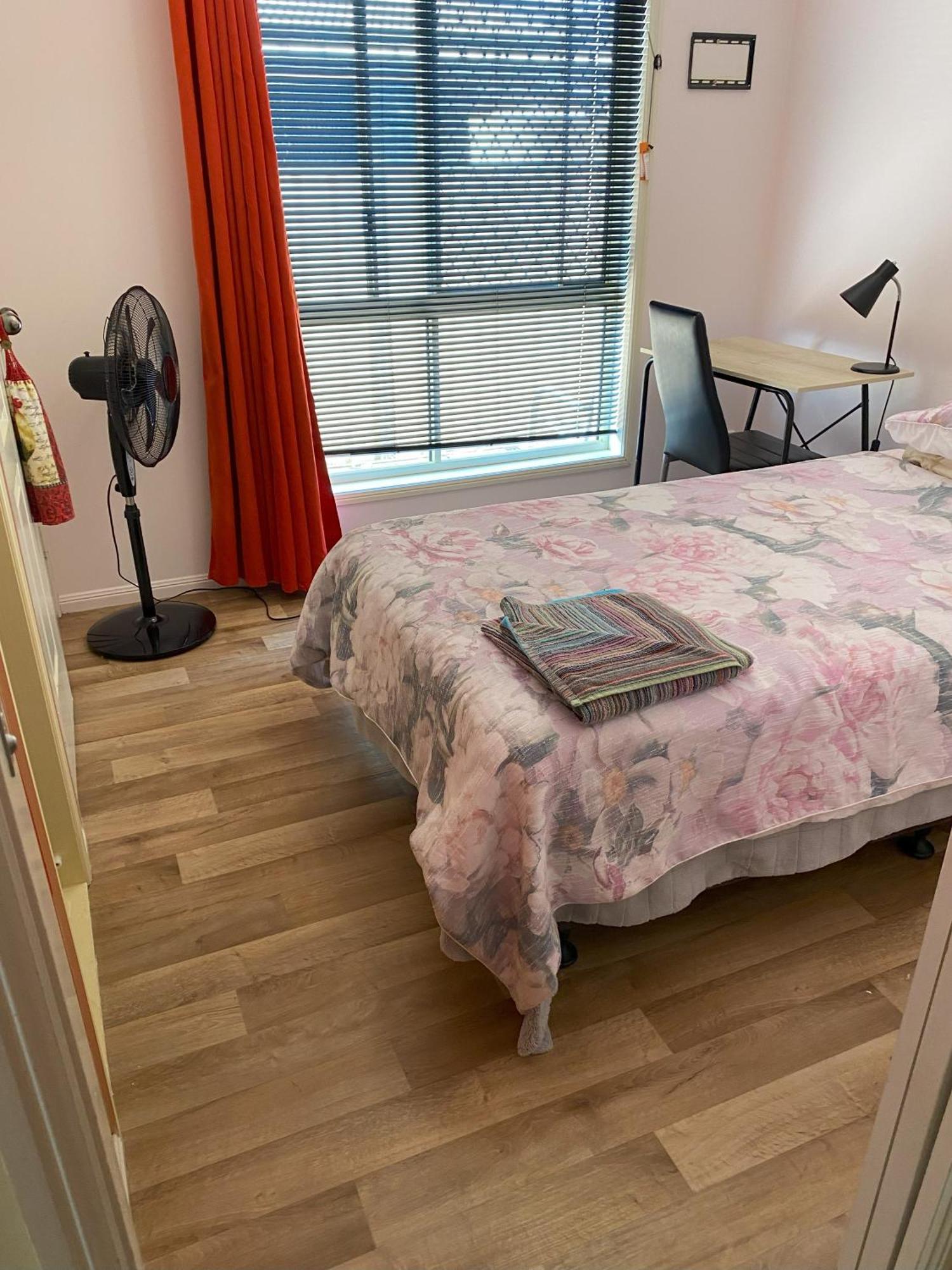 Guest house Red Female Only Budget With Bedroom Private Kitchenette