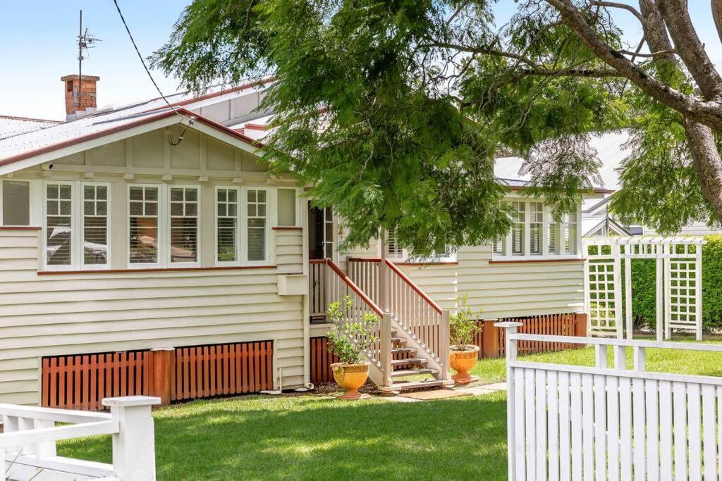 Historic Charm & Elegance, Near Grammar! * Toowoomba