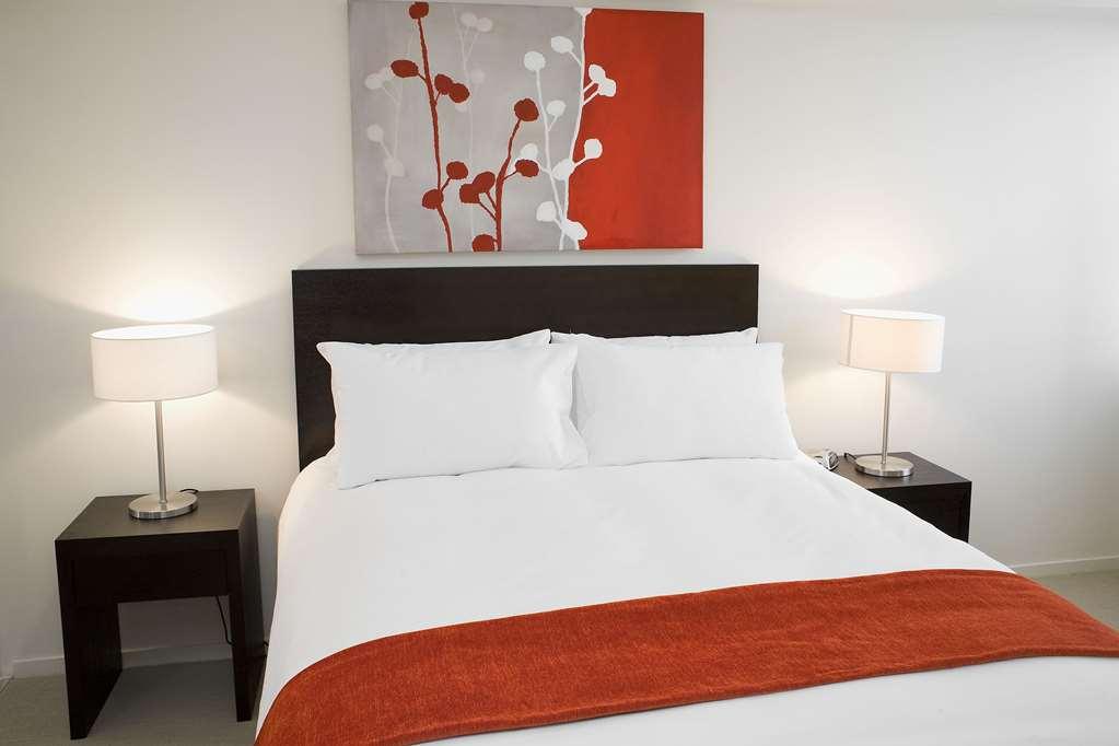 Aparthotel Plaza Official