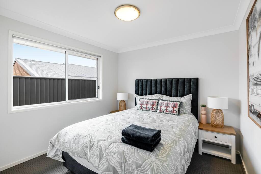 Stones Throw To Grammar, Queens Park & Cdb! Apartment