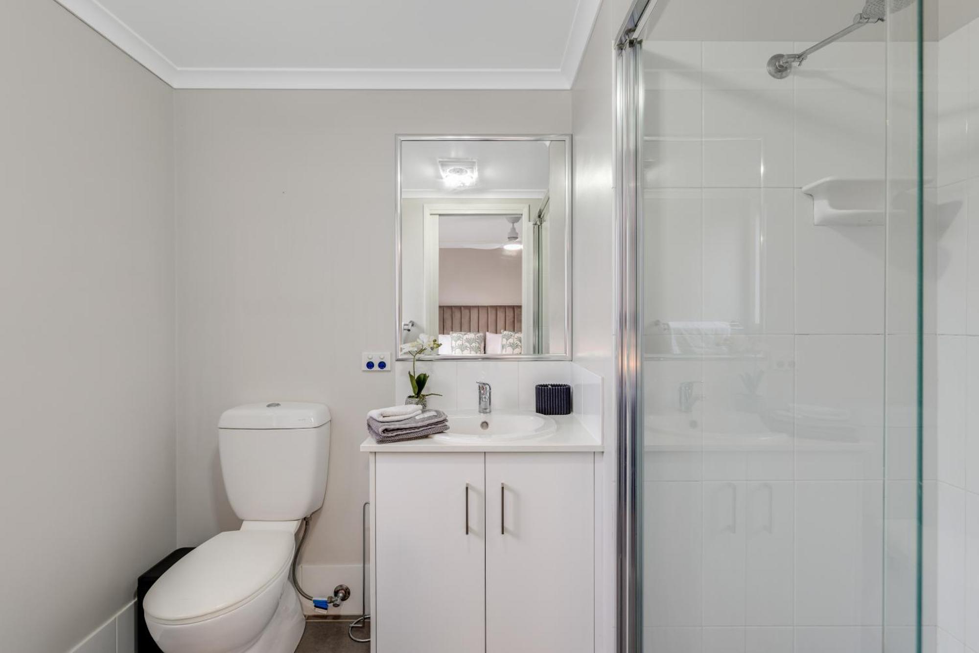Contemporary & Convenient - Fringe Townhouse! Toowoomba