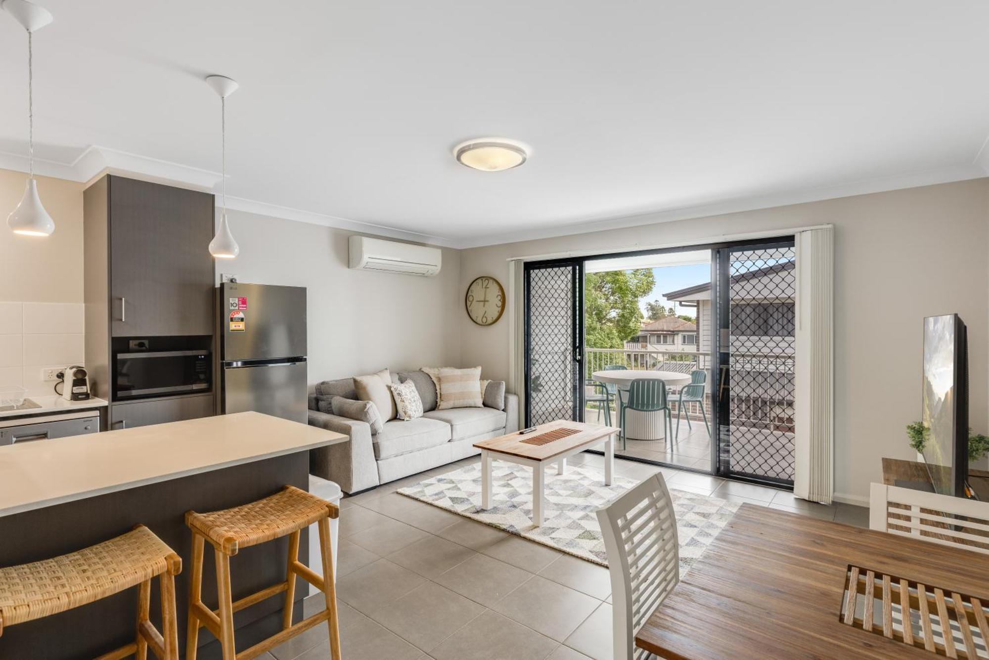 Apartment Contemporary & Convenient - Fringe Townhouse! *