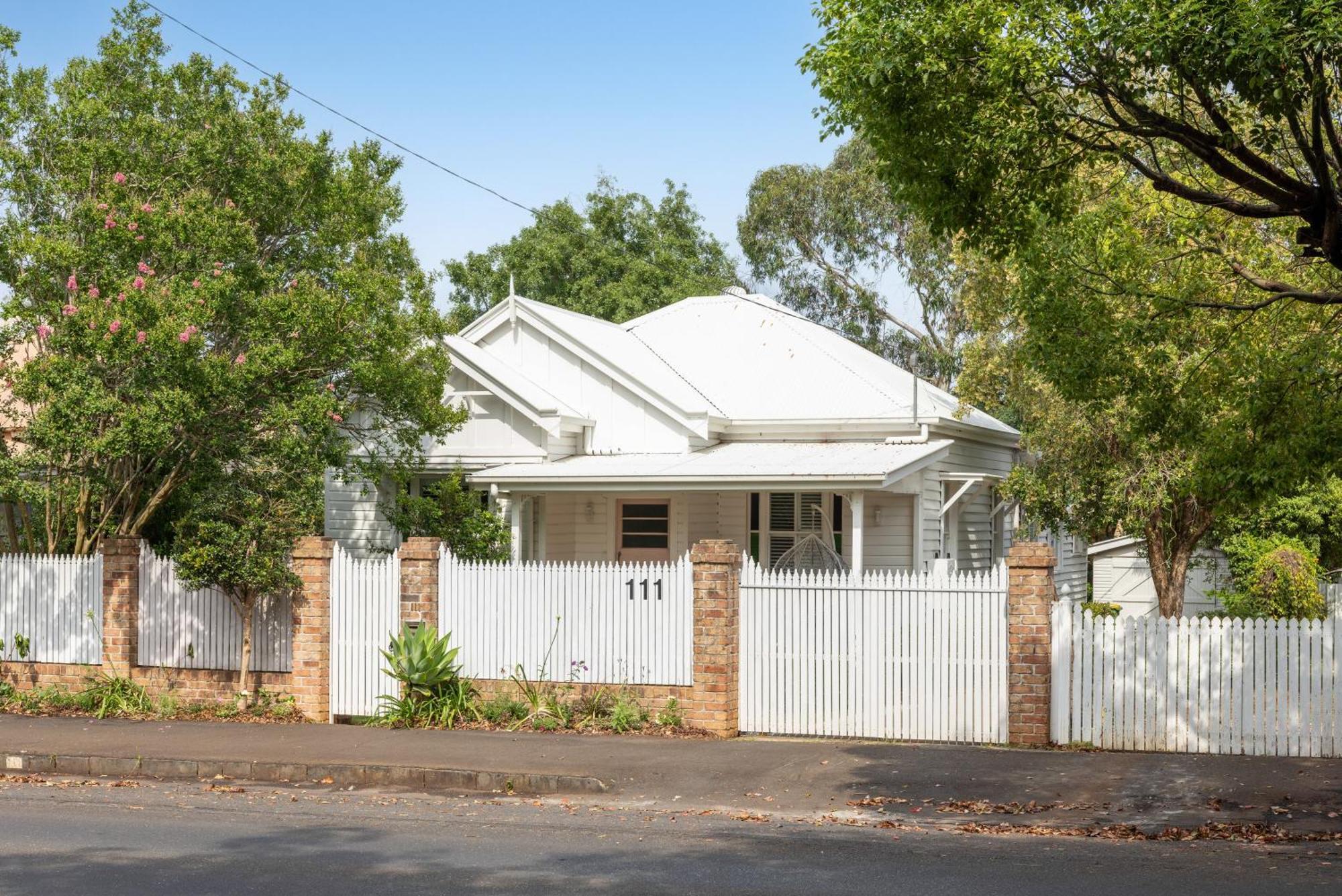 Exquisite, Stunning & Central! Cdb Fringe Cottage! Toowoomba