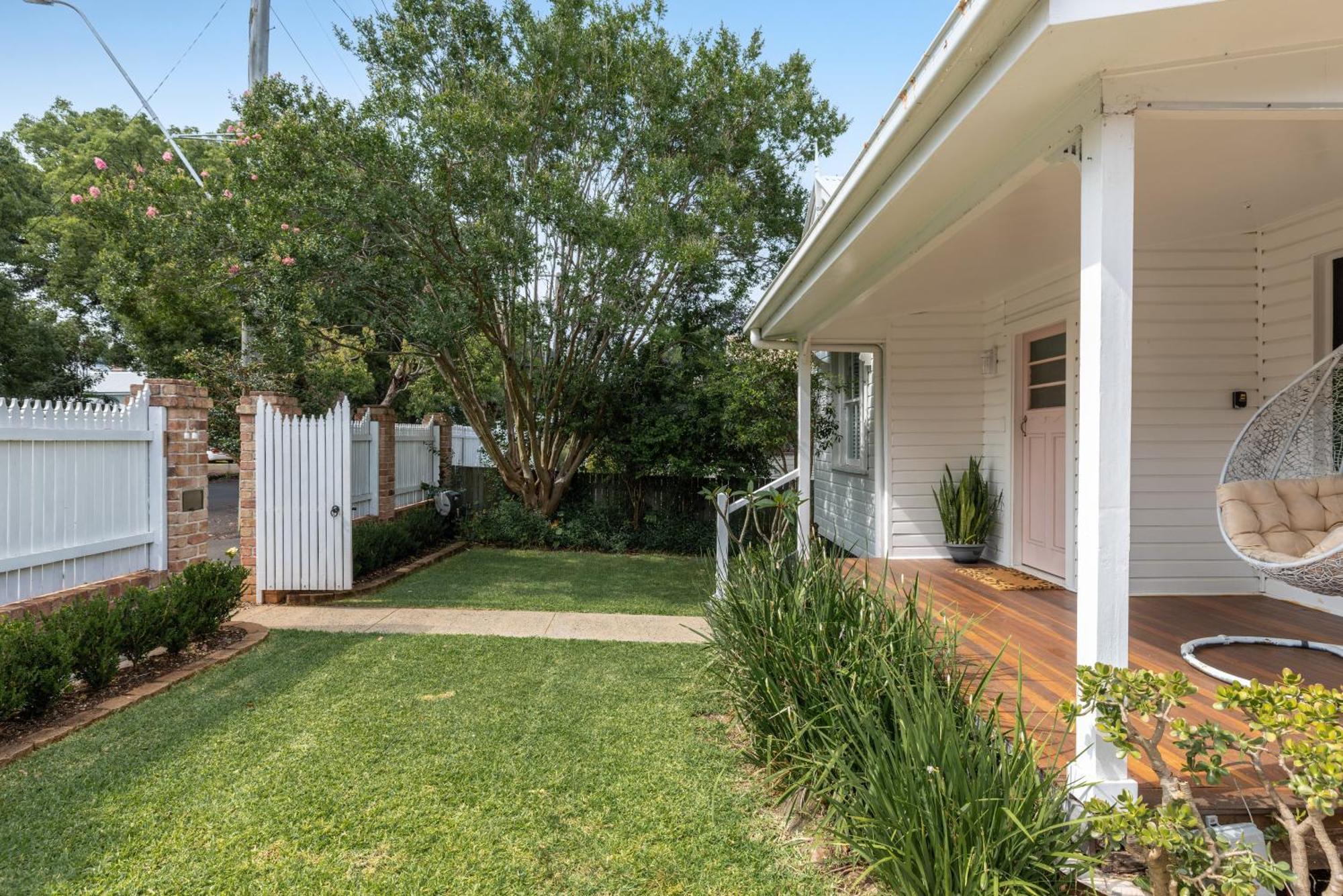 Exquisite, Stunning & Central! Cdb Fringe Cottage! *