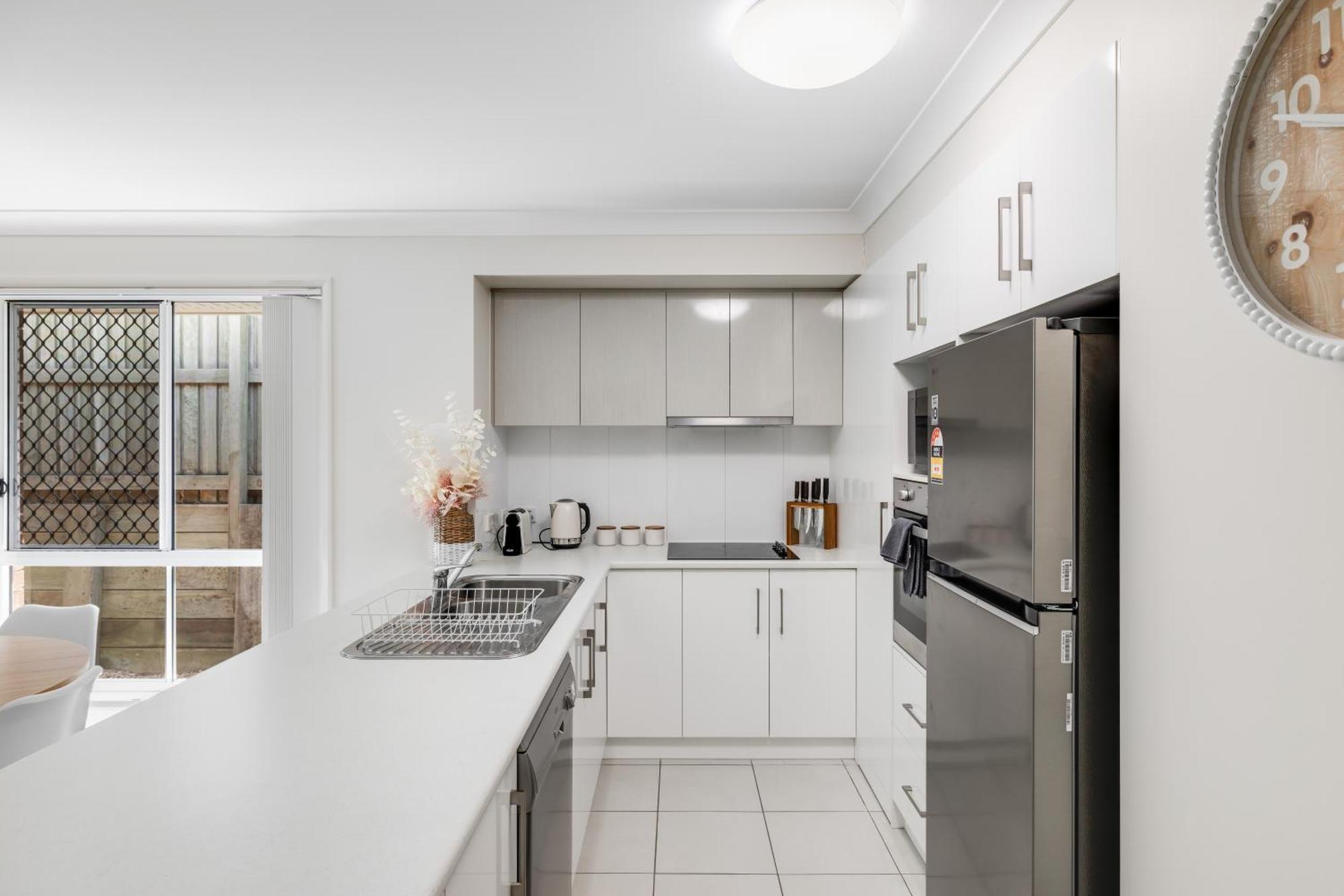 Contemporary Chic On Cbd Fringe! * Toowoomba