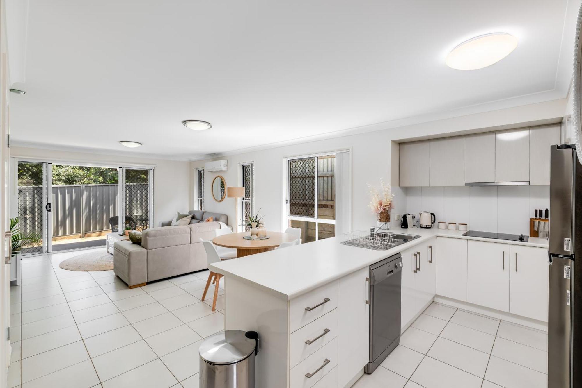 Contemporary Chic On Cbd Fringe! Toowoomba