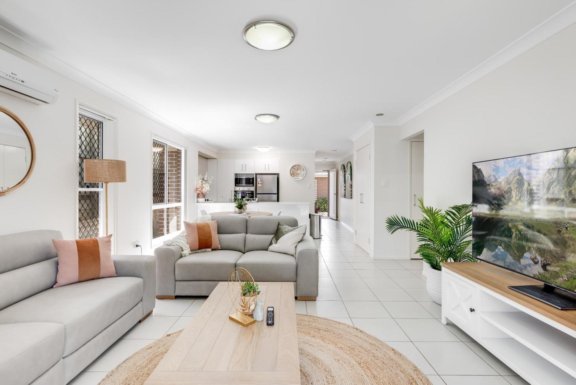 Contemporary Chic On Cbd Fringe! Toowoomba