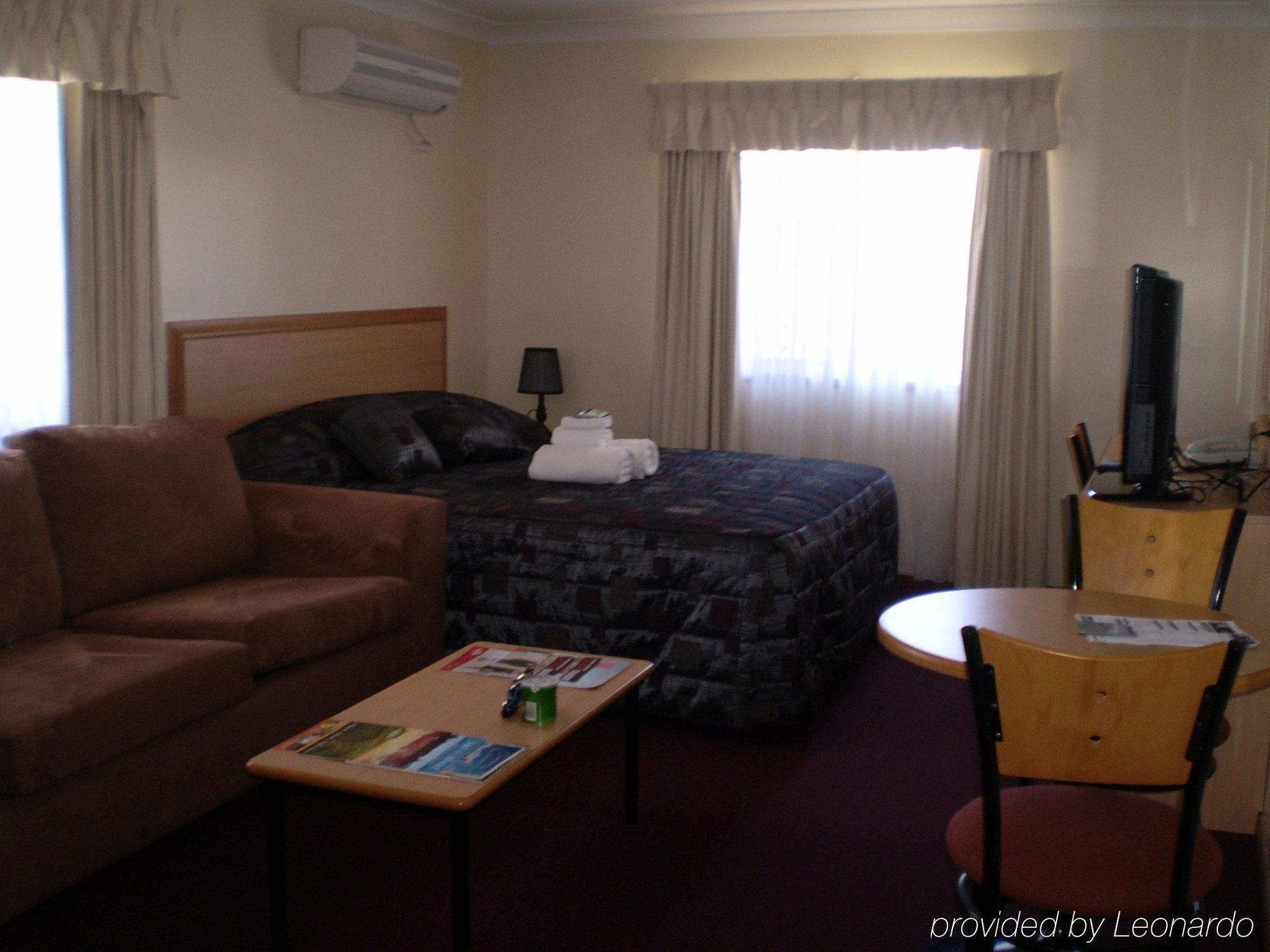 Motel Riviera On Ruthven 3*