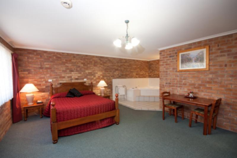 Allan Cunningham Motel