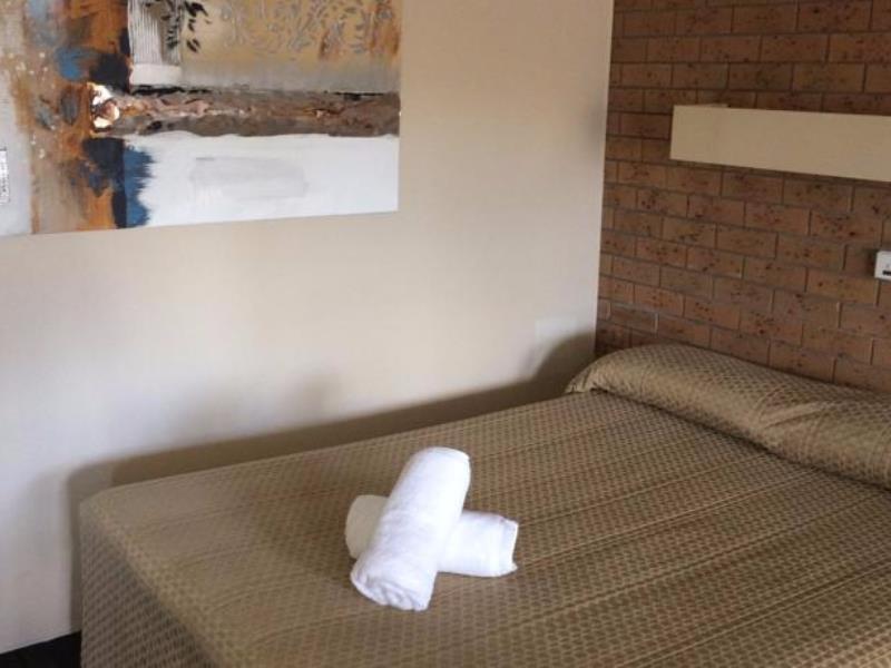 Street Motor Motel 4*