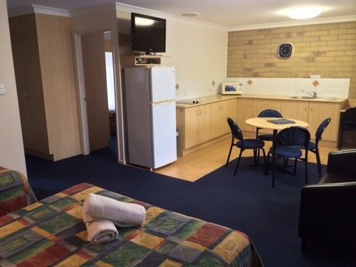 Cotswold Motor Motel 4*