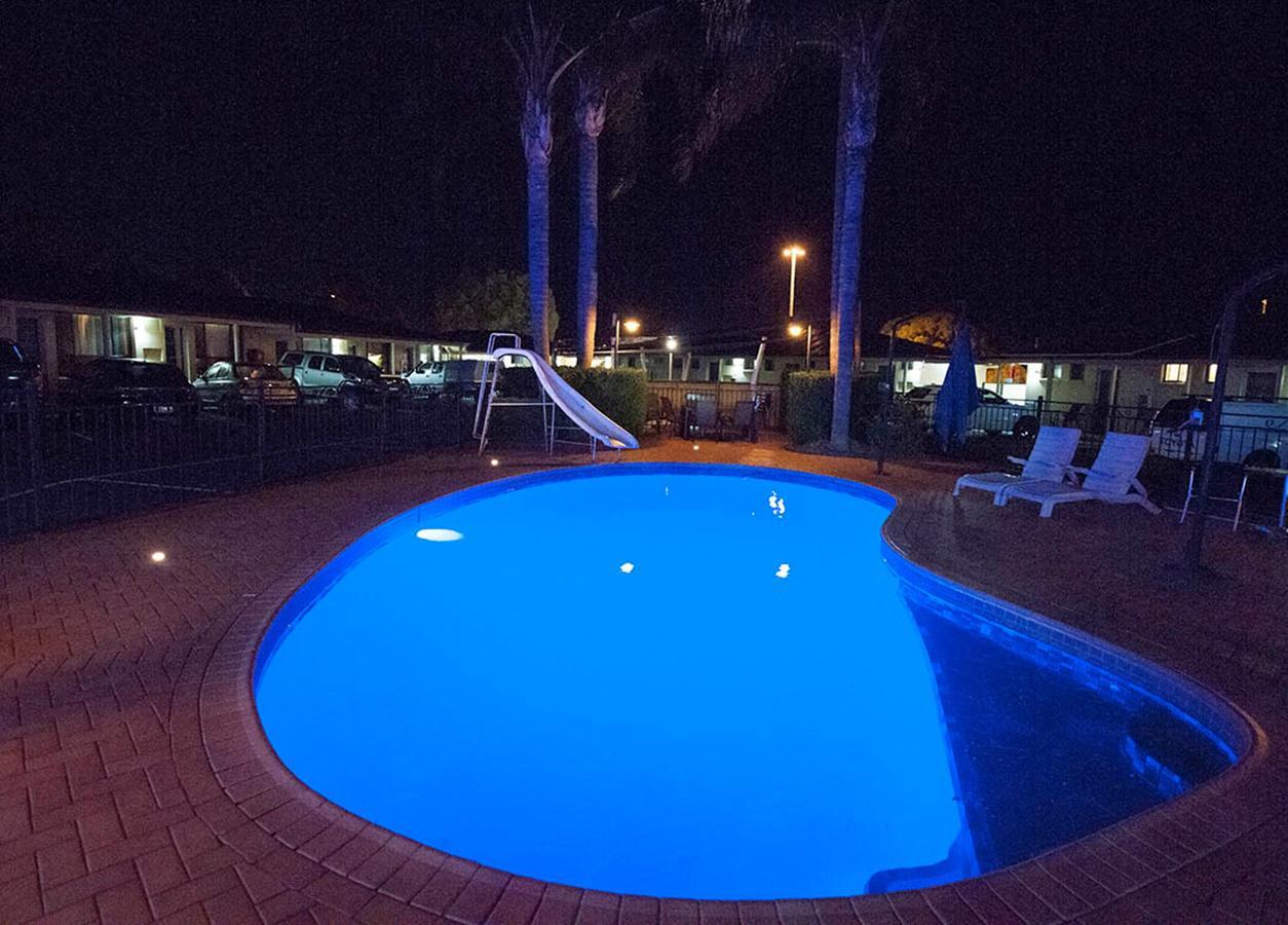 Motel Street Motor 4*