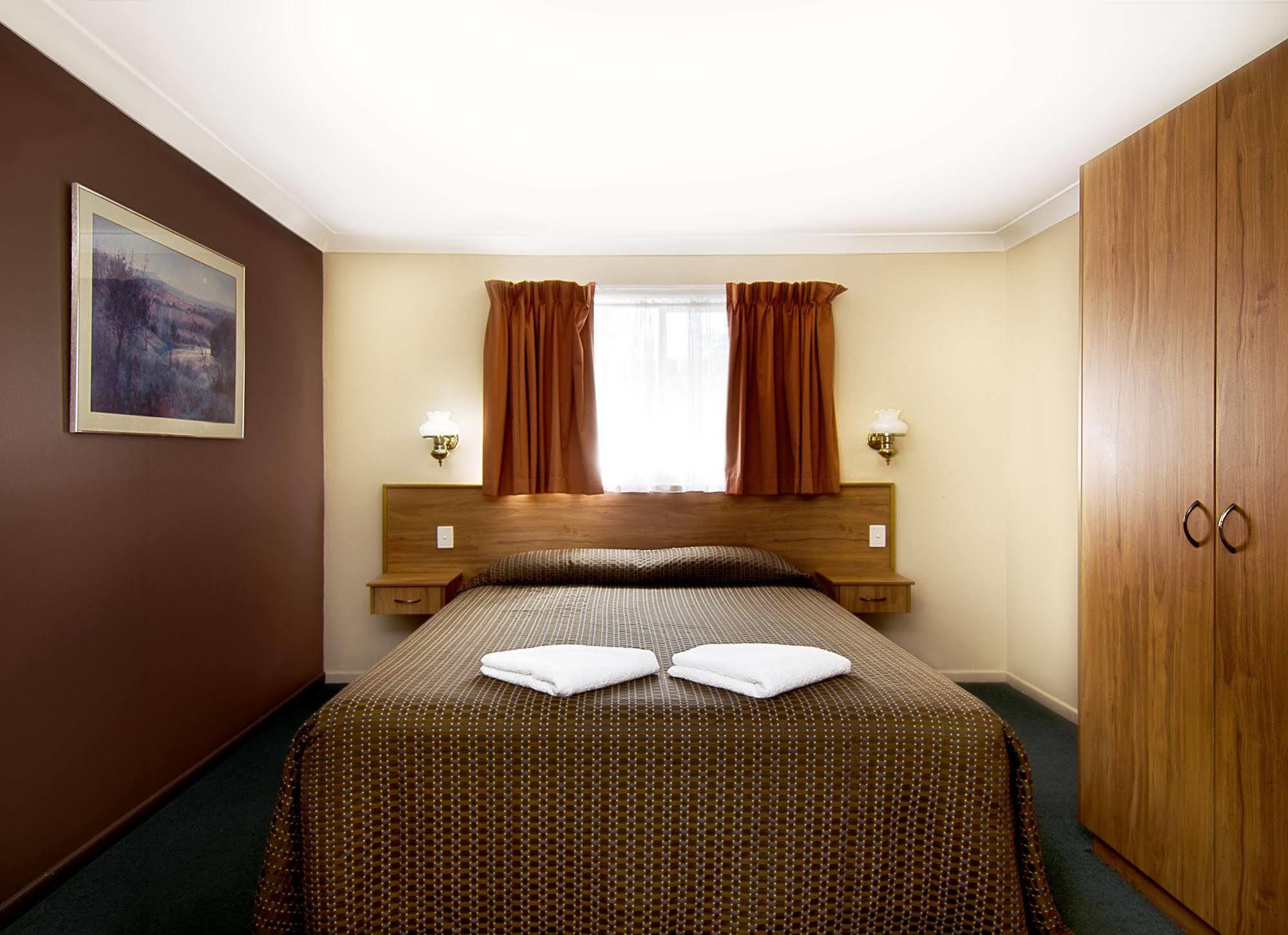 Motel Riviera On Ruthven 3*