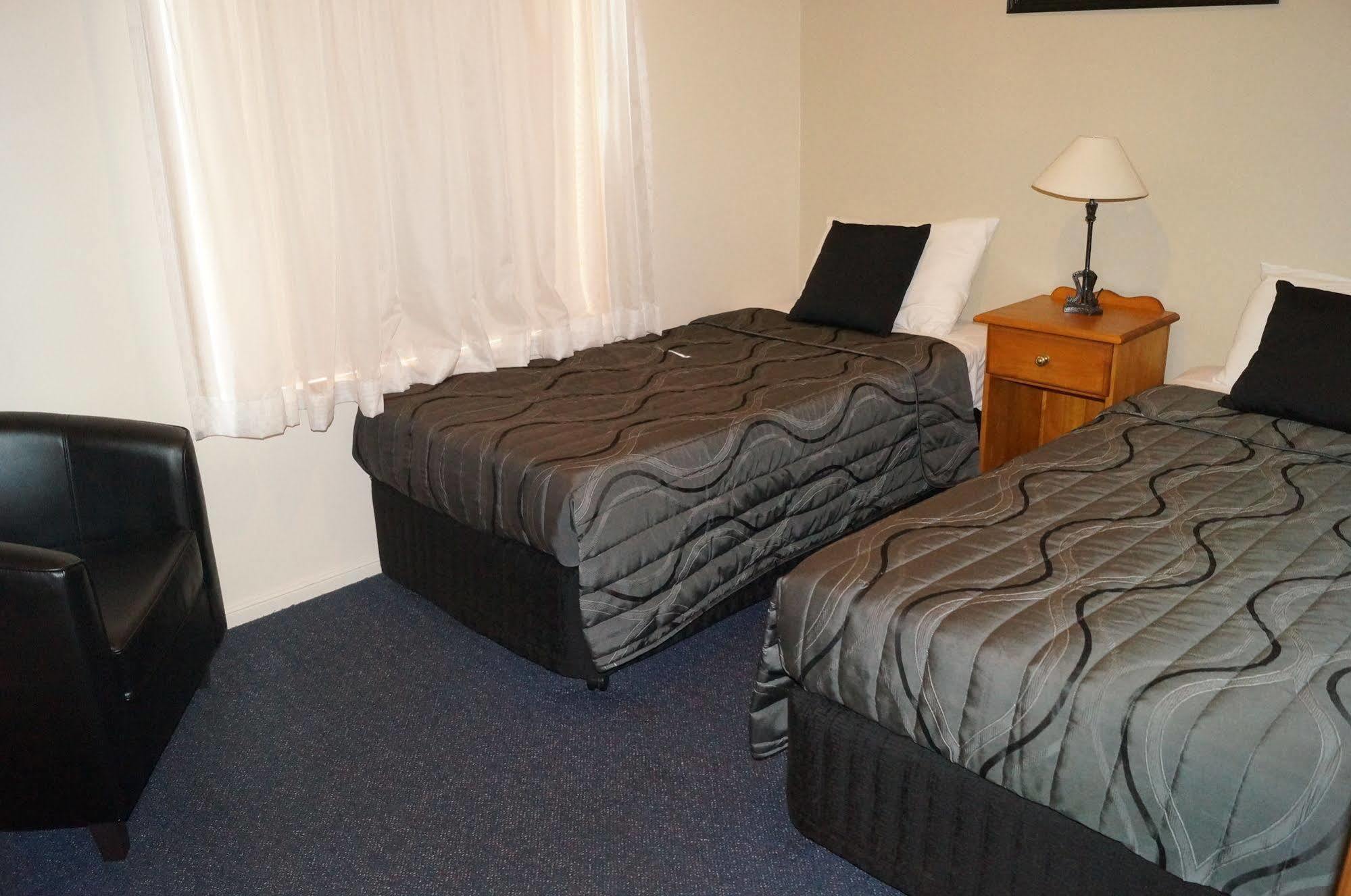 Motel Asters On Motor 3*