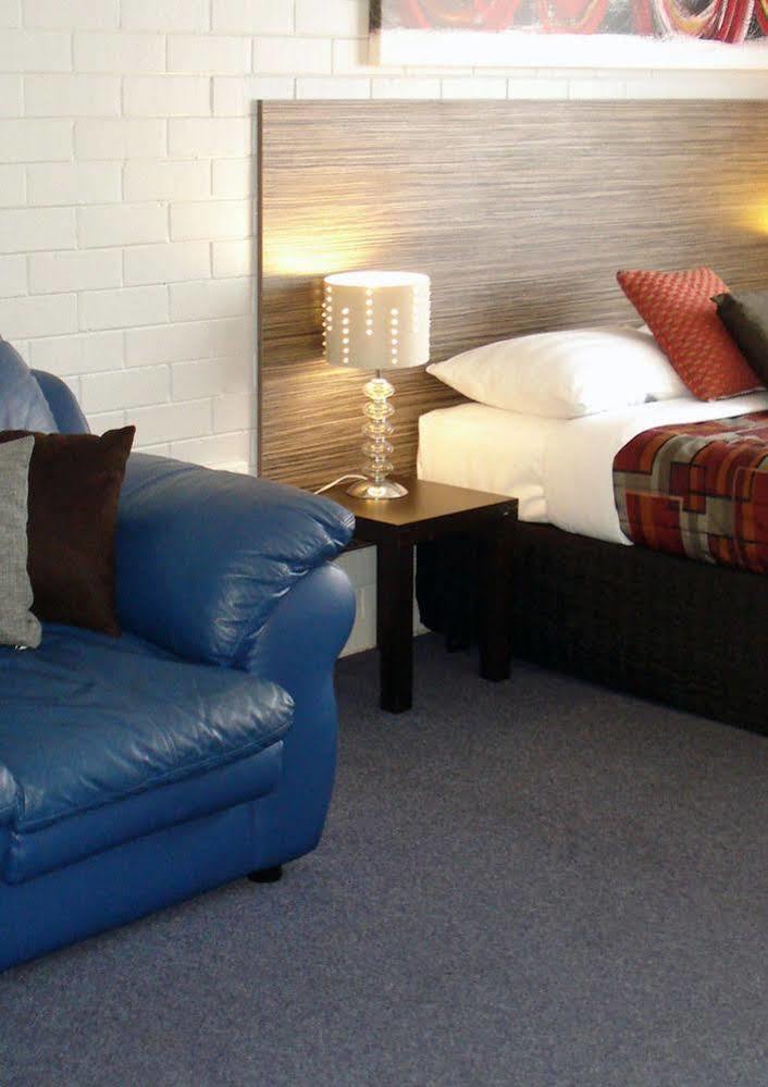 Raceview Motor Motel 3*