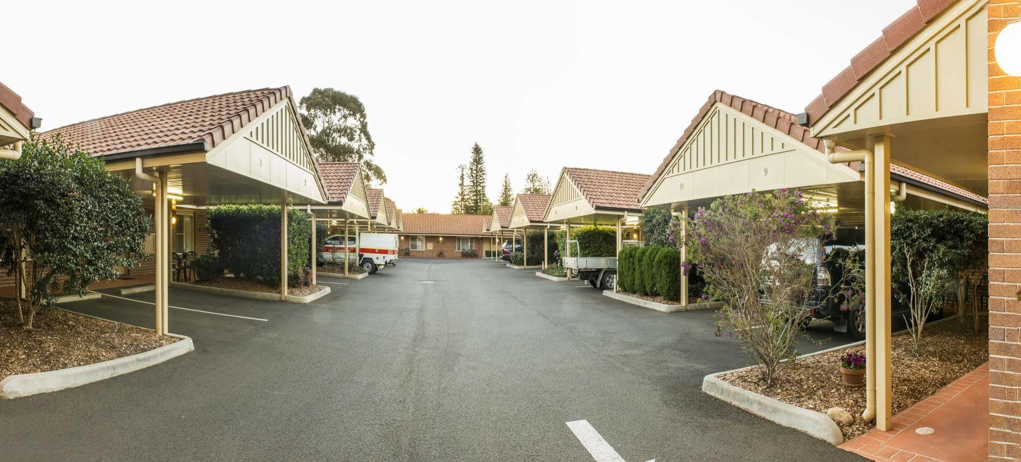 Cotswold Motor Motel 4*
