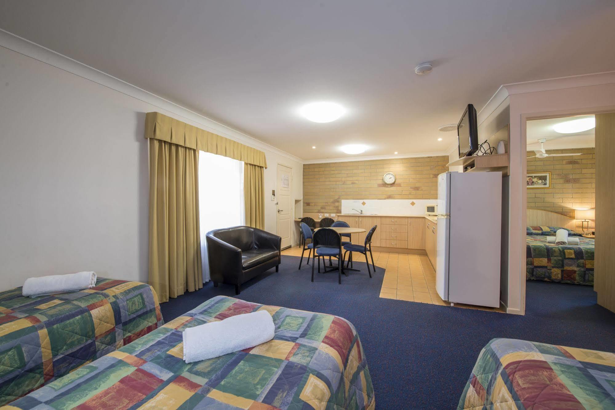 Cotswold Motor Motel