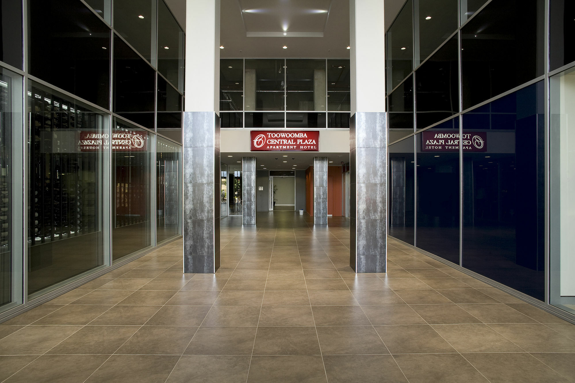 Plaza Official Aparthotel 4*