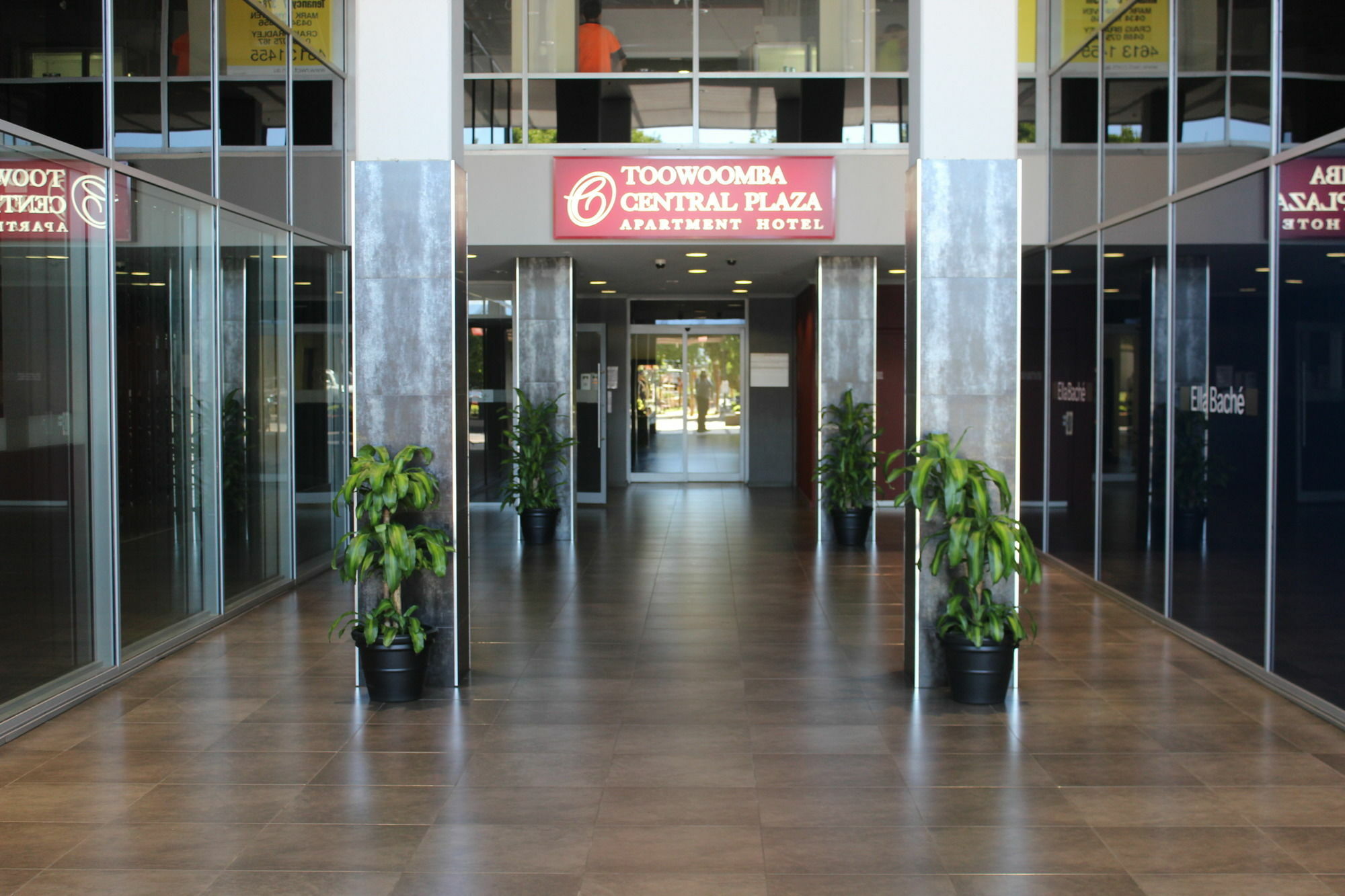 Plaza Official 4*