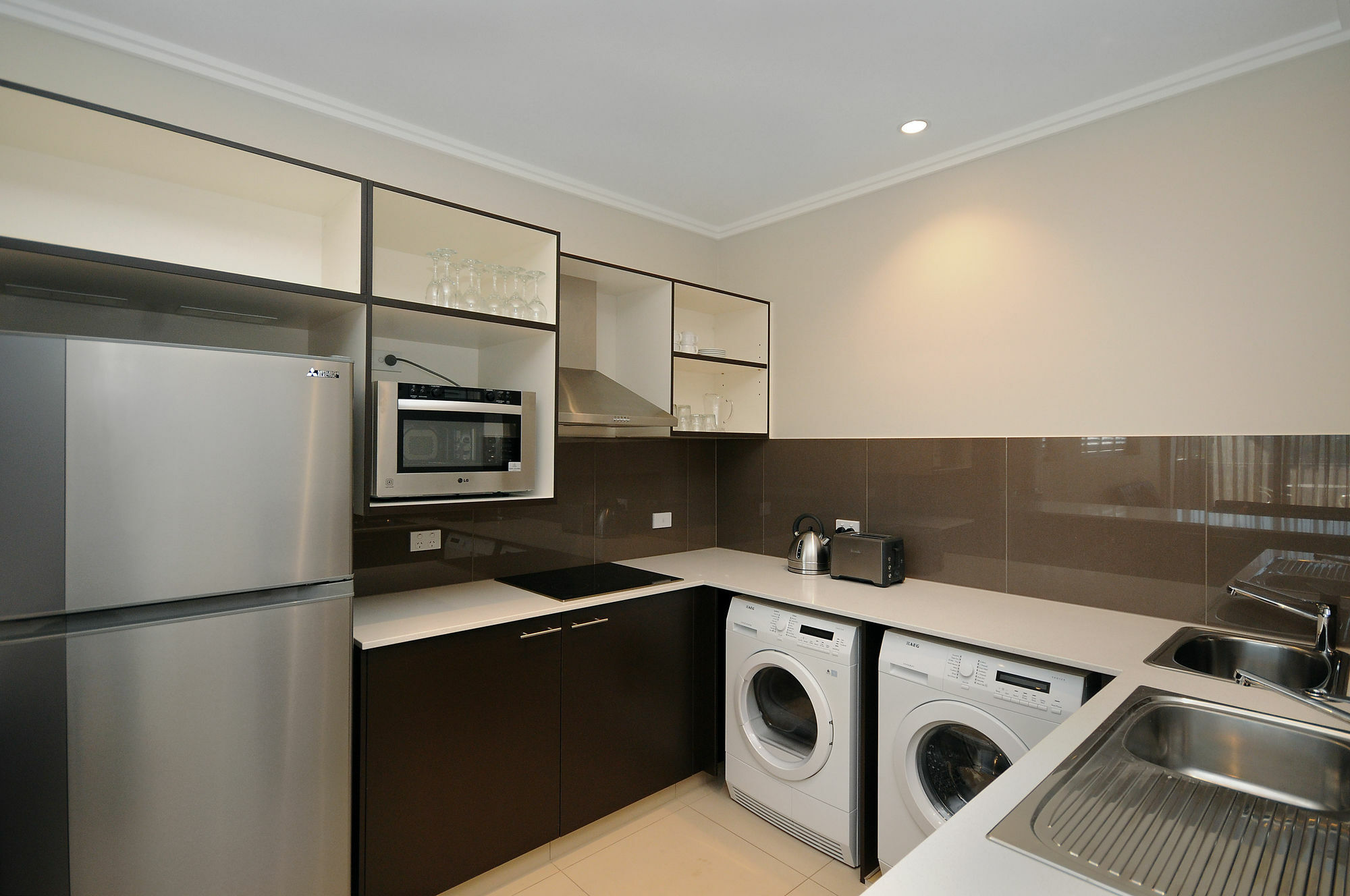 Laguna Serviced Aparthotel 4*