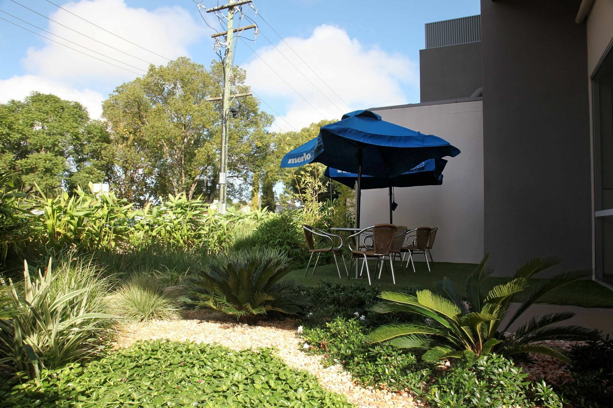 Laguna Serviced Aparthotel 4*