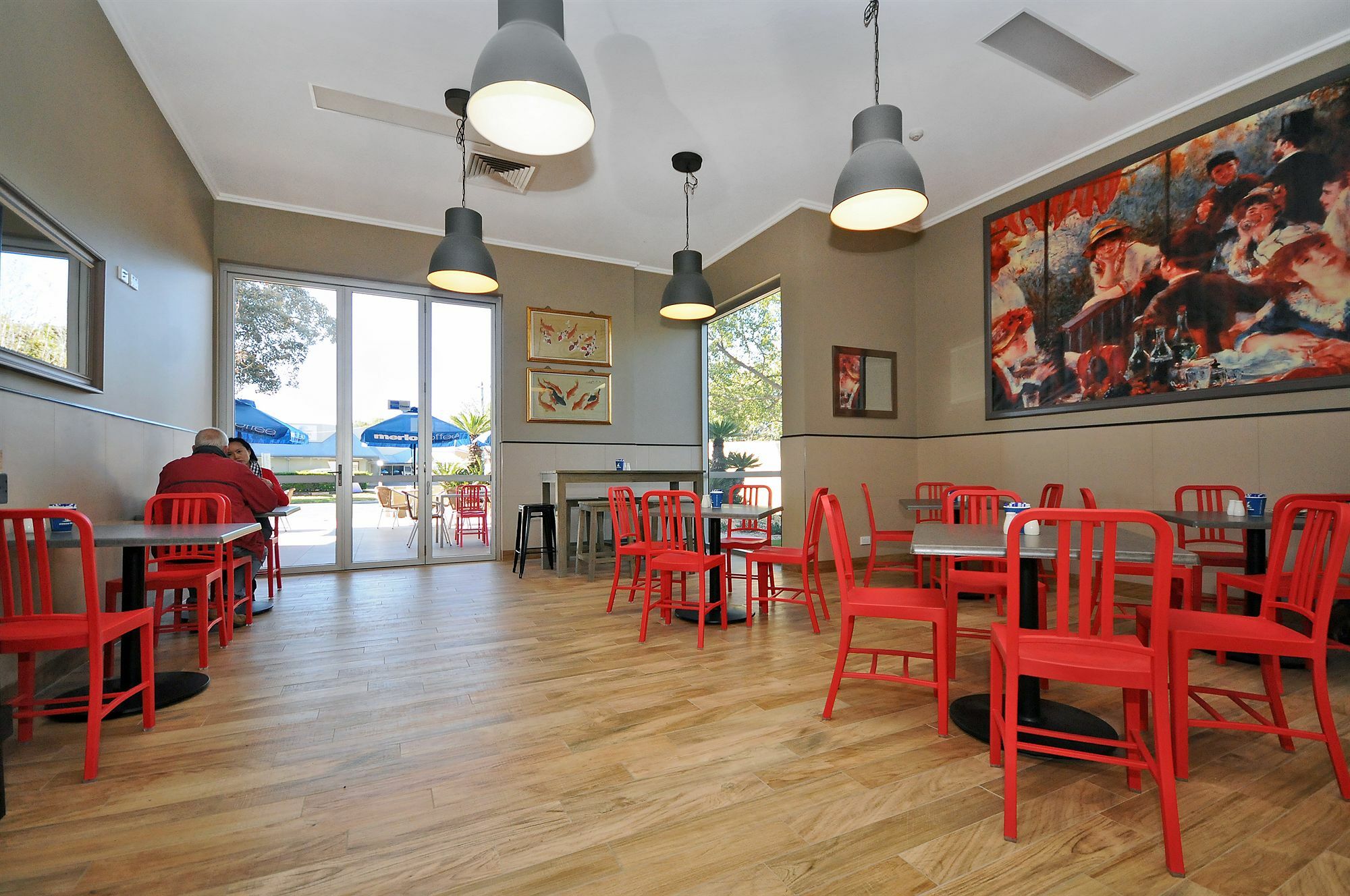 Laguna Serviced Aparthotel