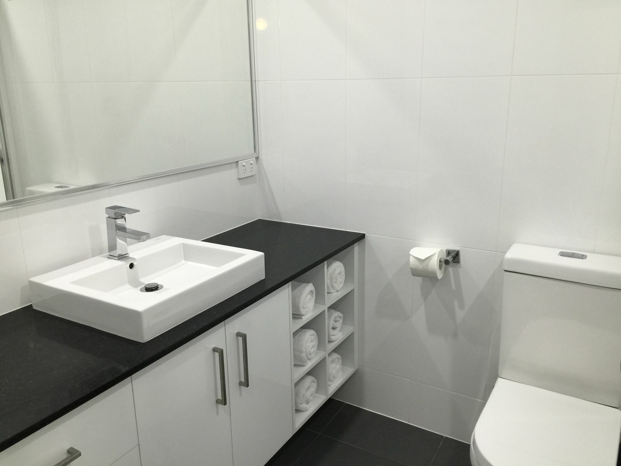 Apartment 725 Ruthven 4*