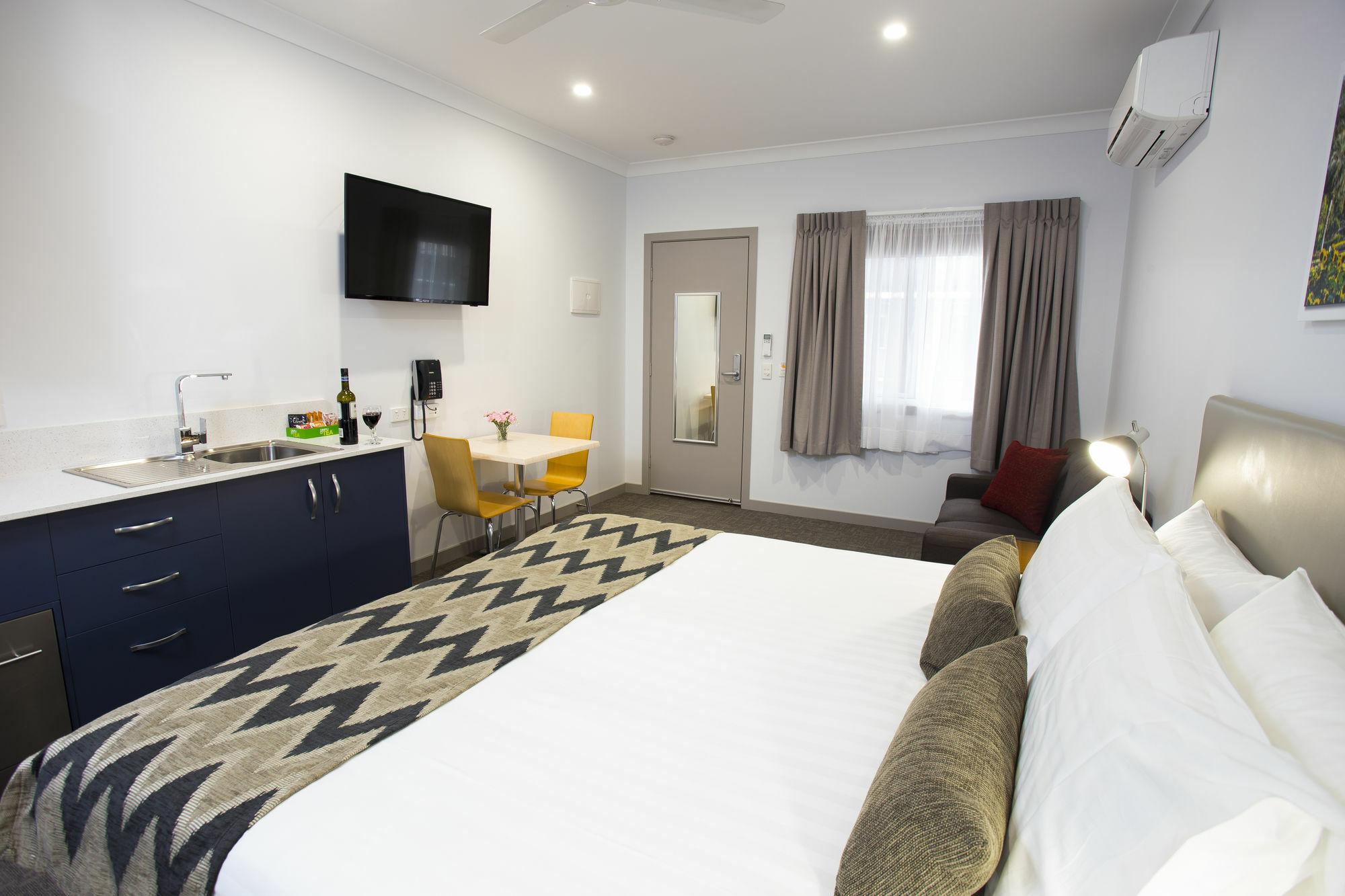 Motel Altitude 4*